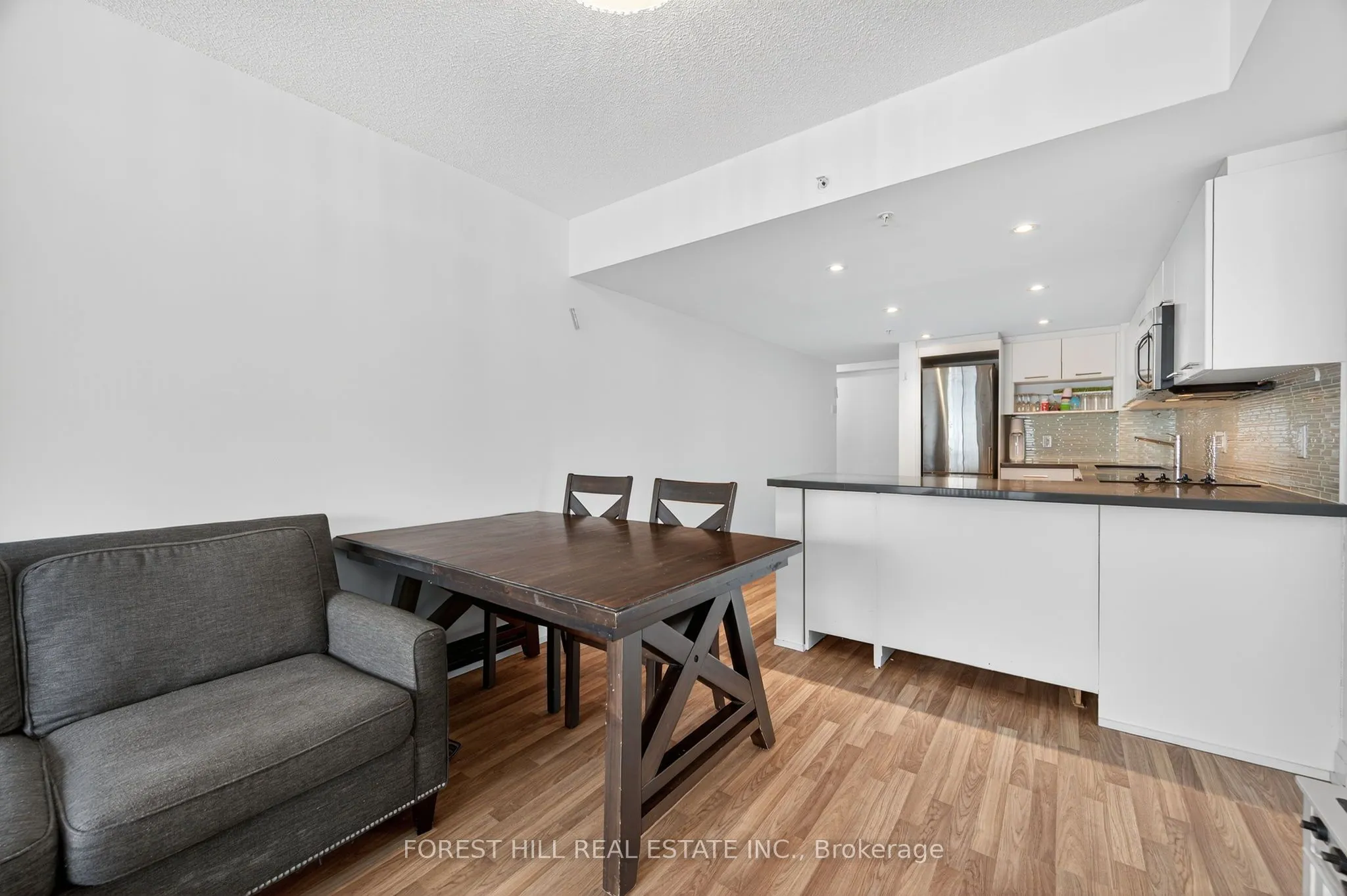 565 Wilson Avenue, #W1204