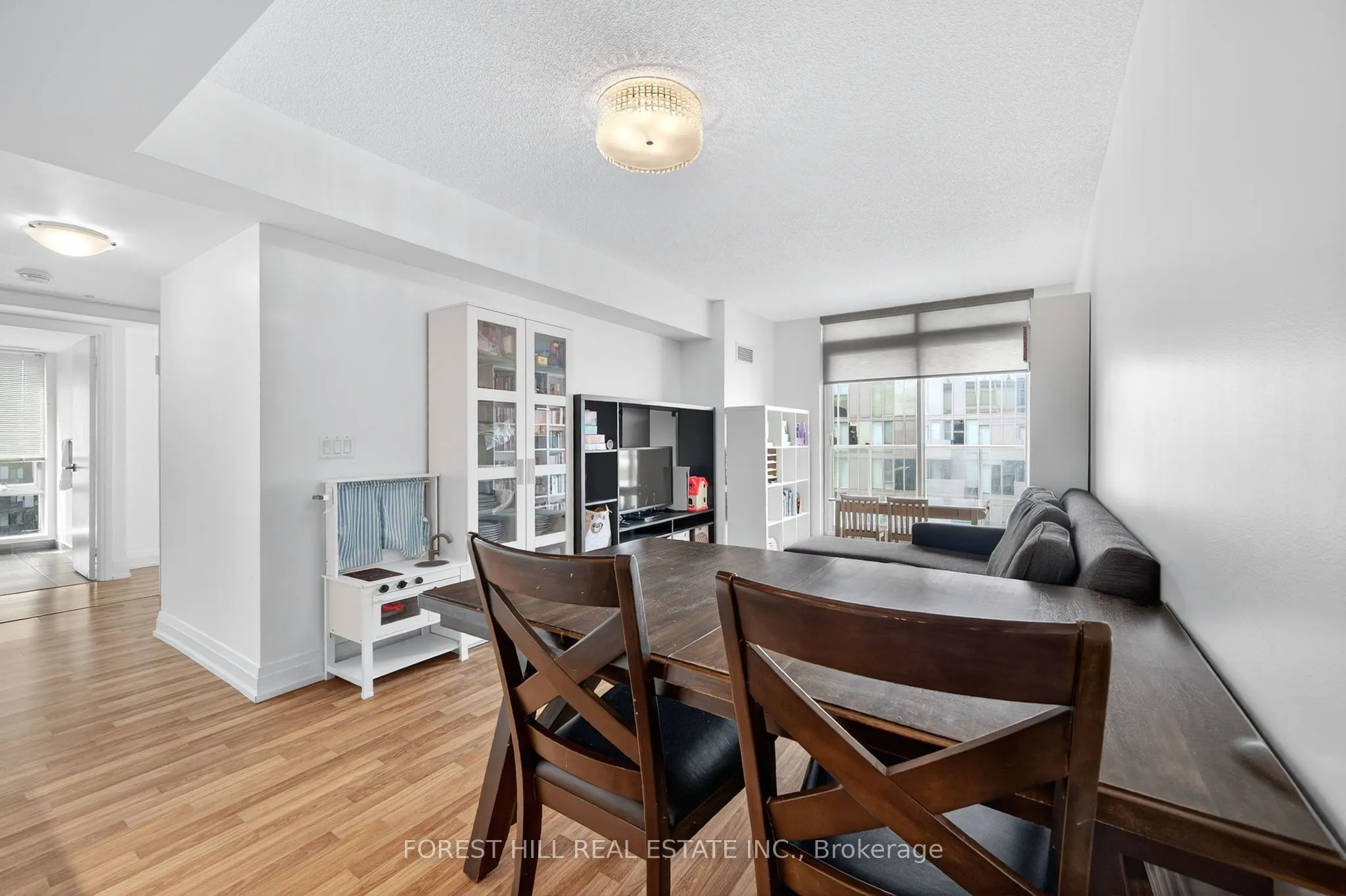 565 Wilson Avenue, #W1204