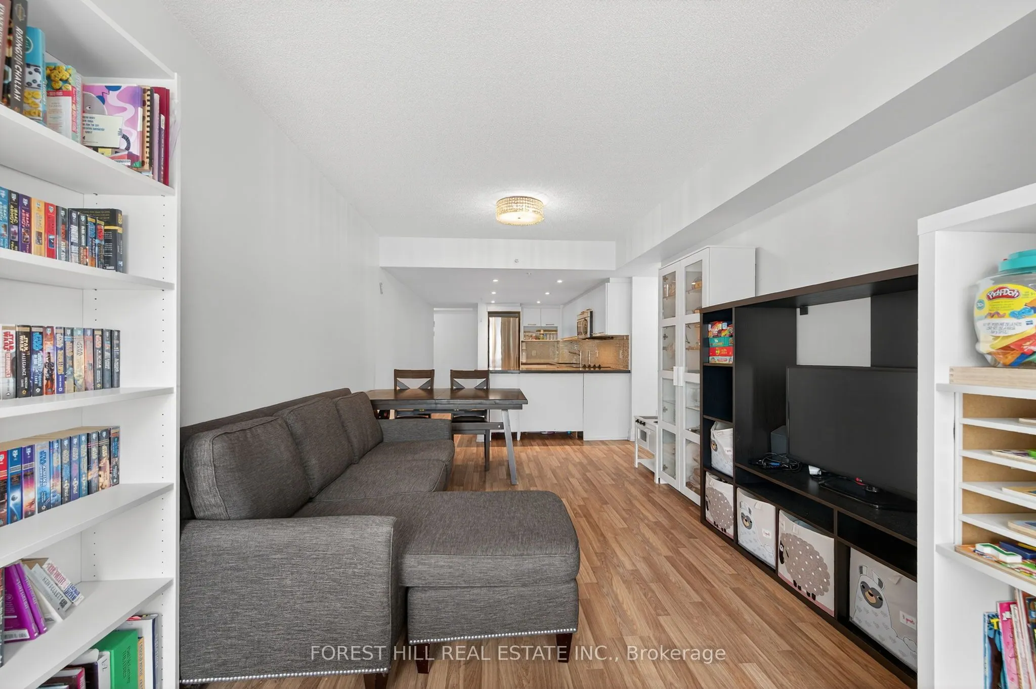 565 Wilson Avenue, #W1204