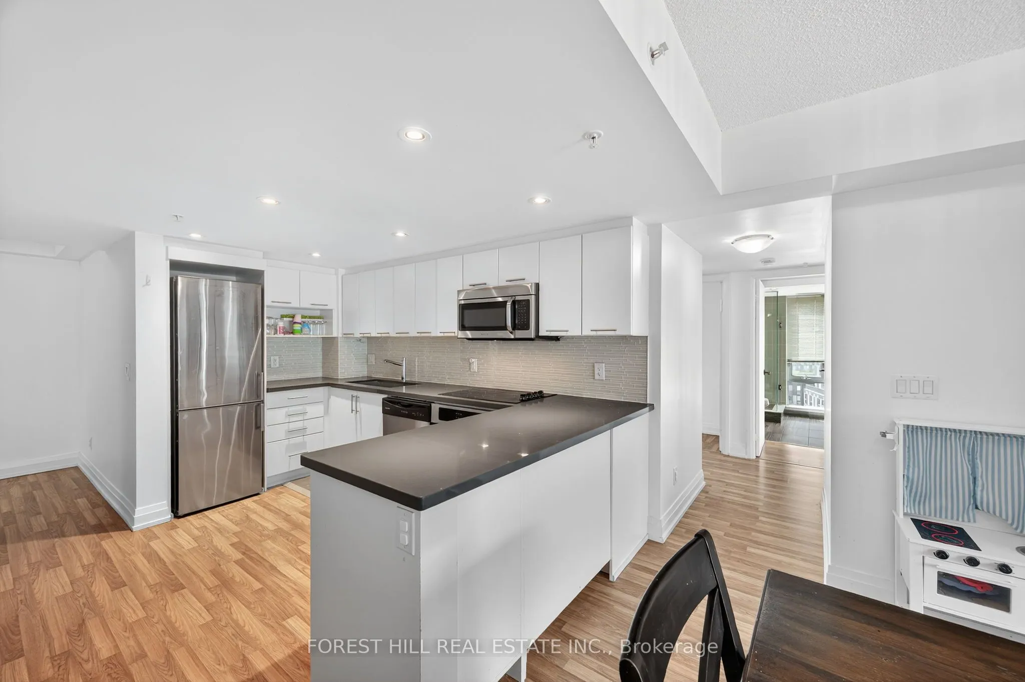 565 Wilson Avenue, #W1204