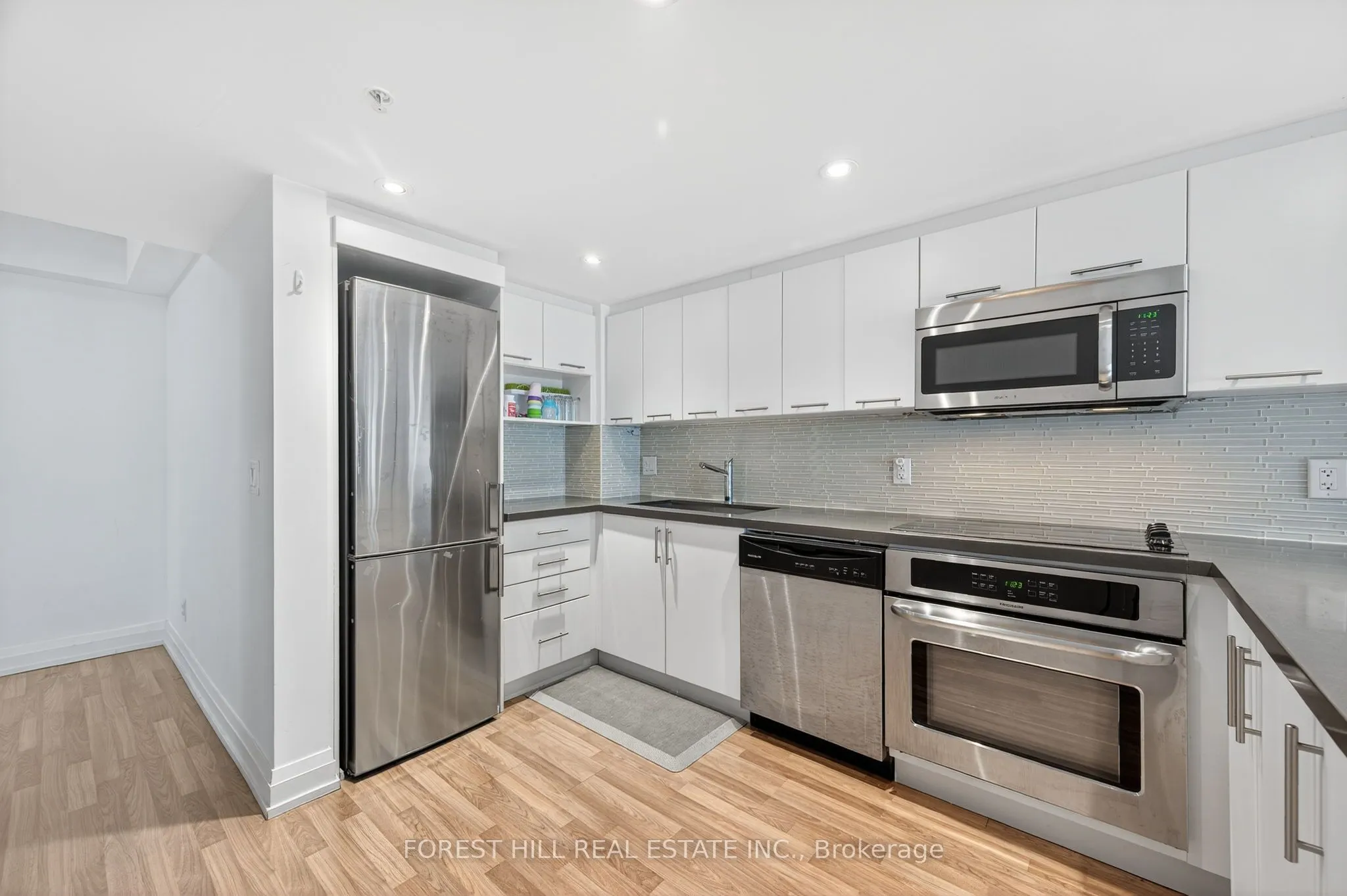 565 Wilson Avenue, #W1204
