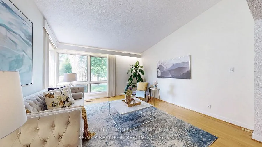 46 Hurlingham Crescent