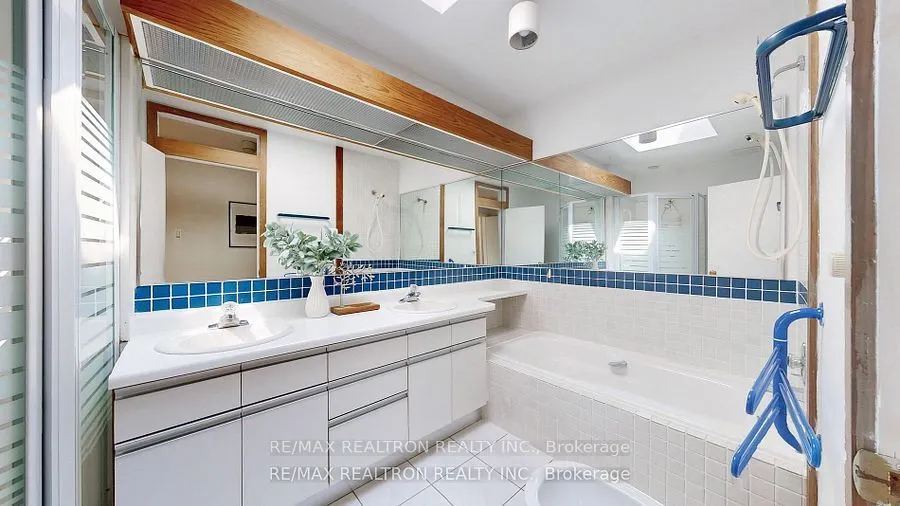 46 Hurlingham Crescent