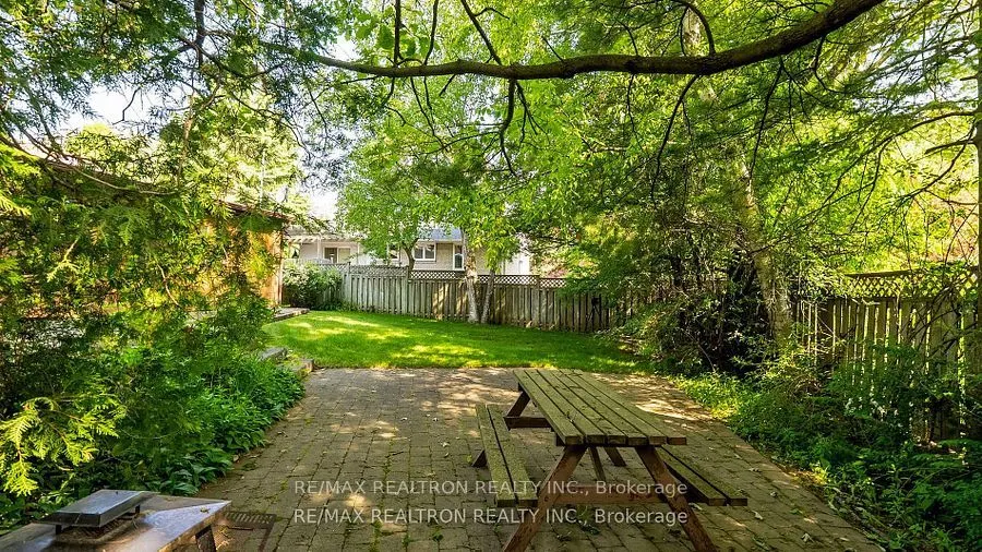 46 Hurlingham Crescent