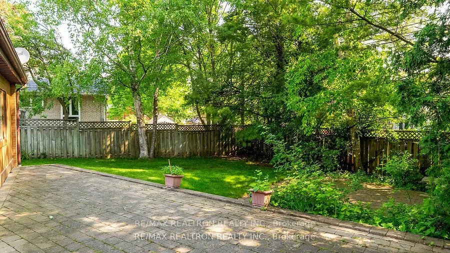 46 Hurlingham Crescent