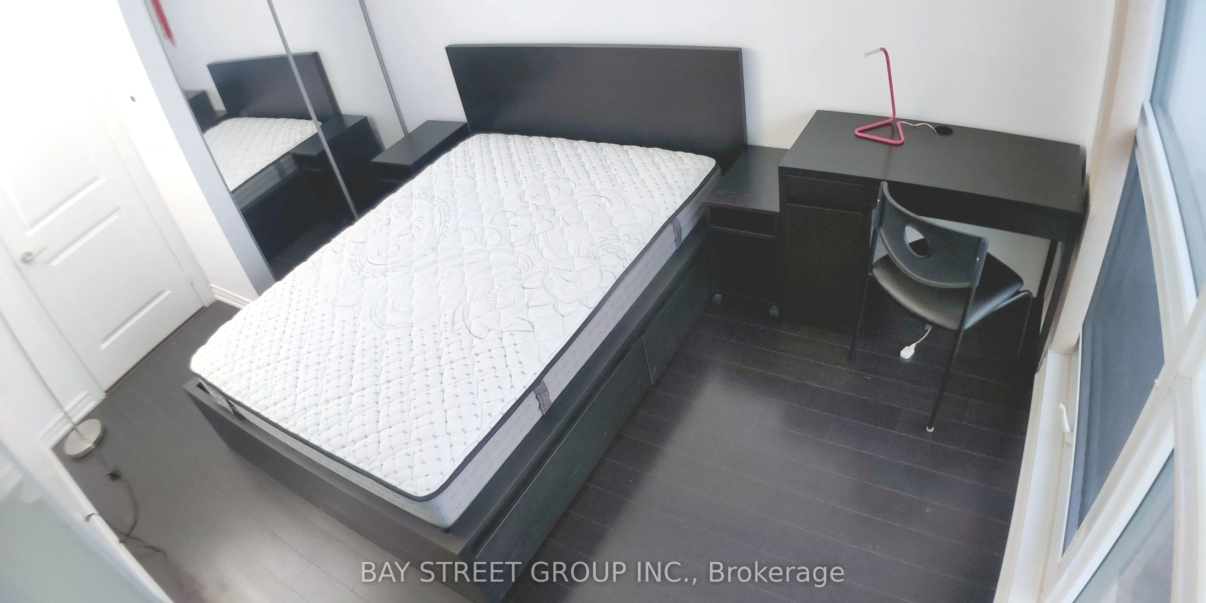 386 Yonge Street, #3813