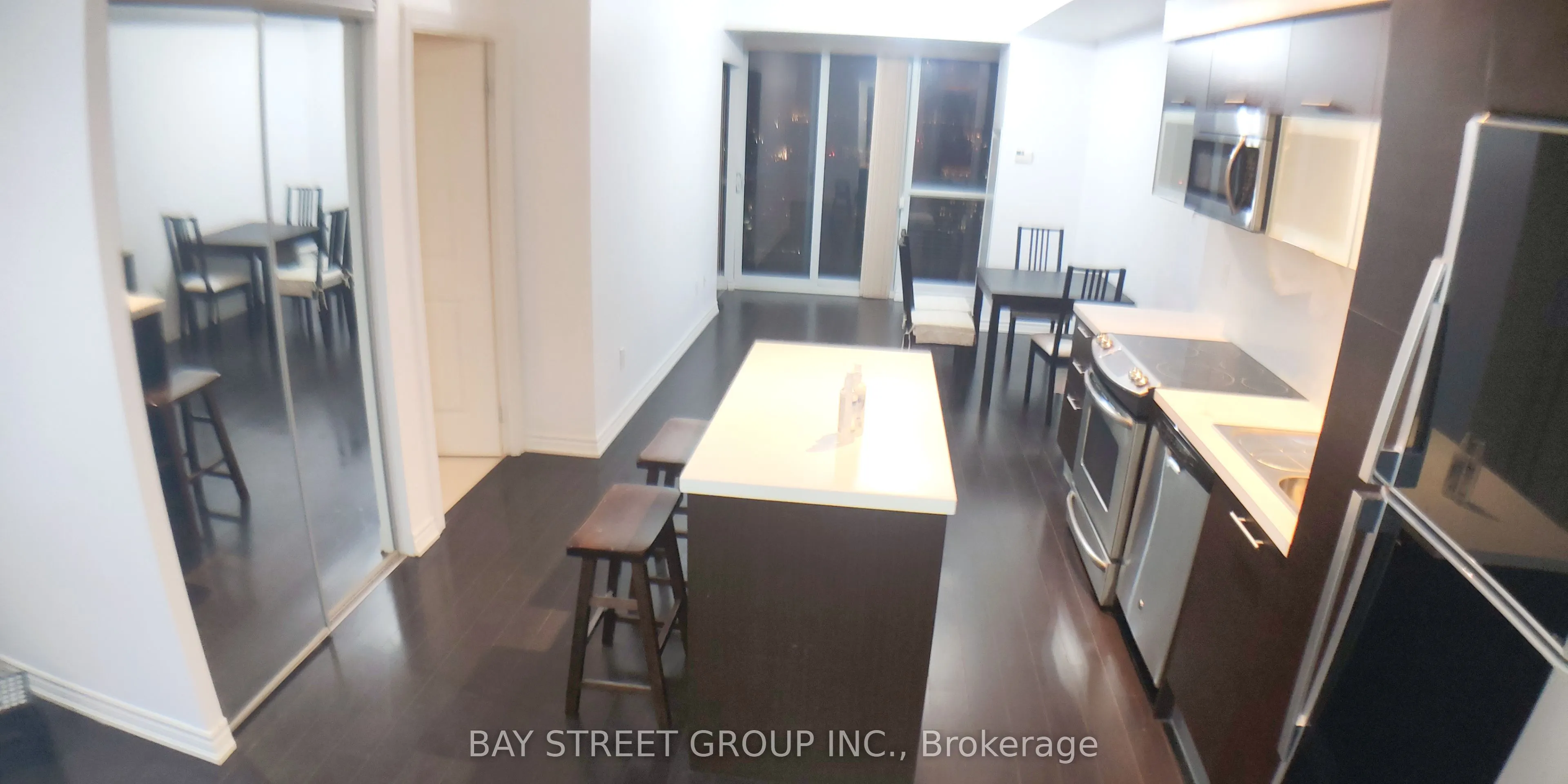 386 Yonge Street, #3813