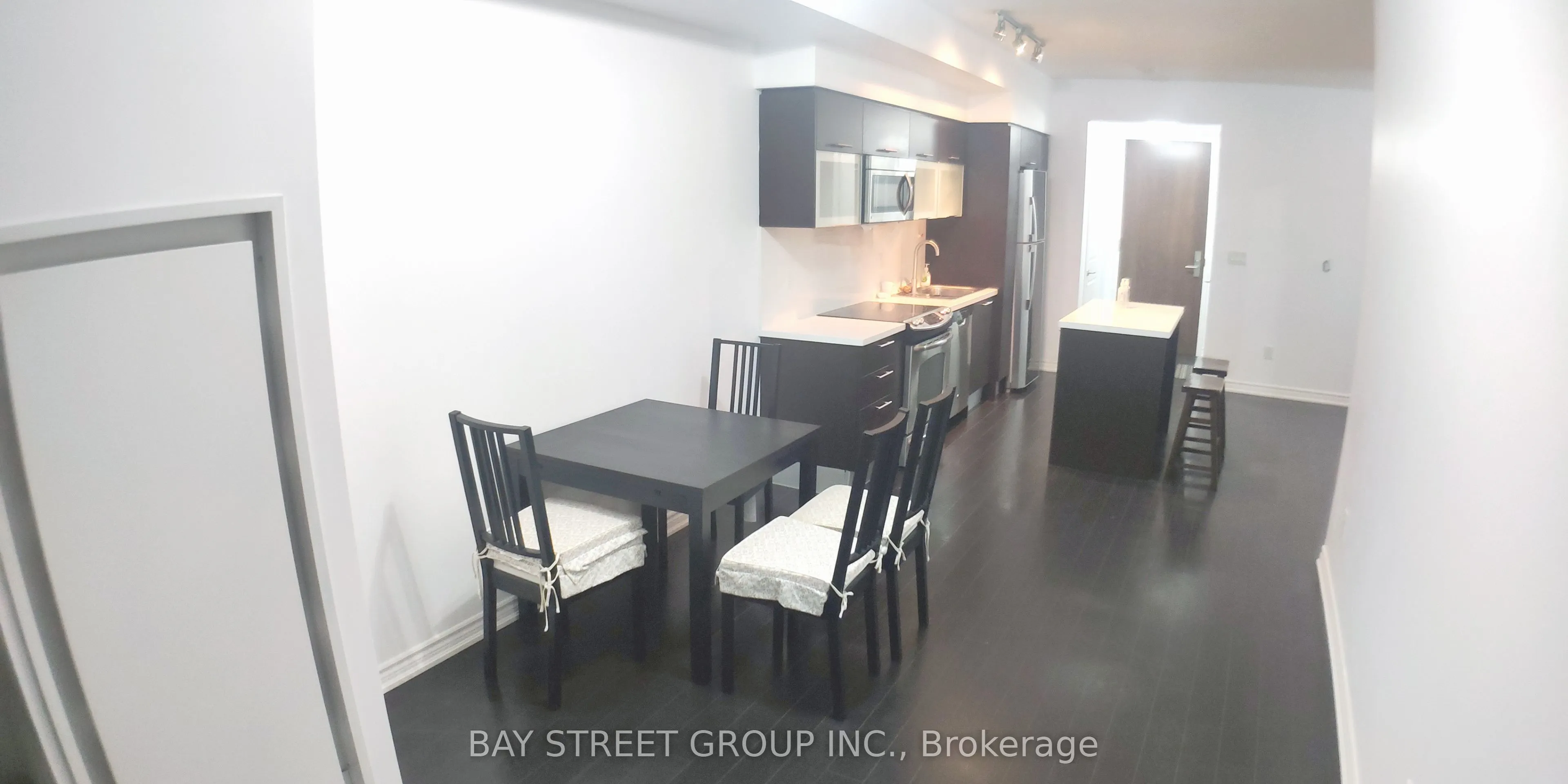 386 Yonge Street, #3813