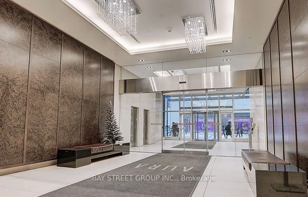 386 Yonge Street, #3813