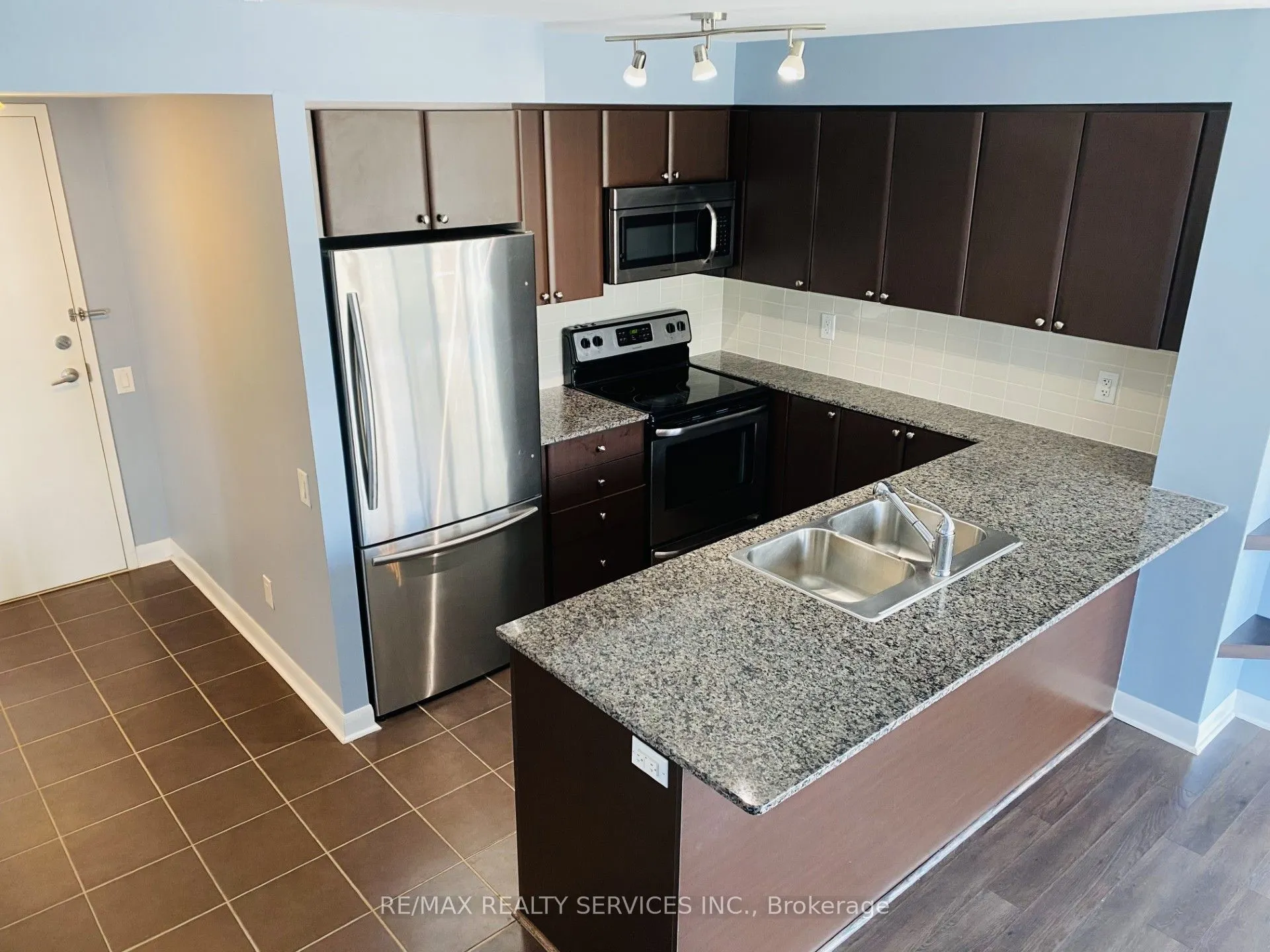 525 Wilson Avenue, #824