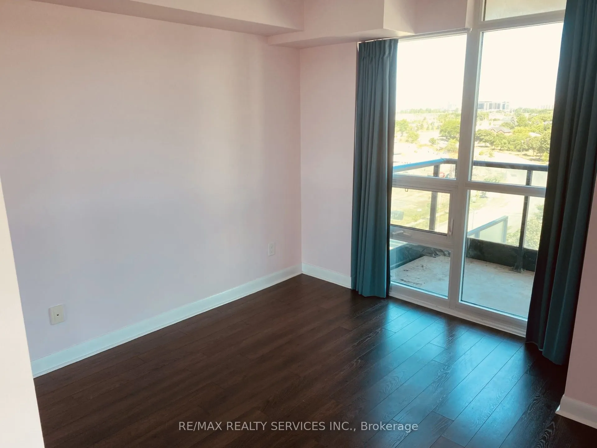 525 Wilson Avenue, #824