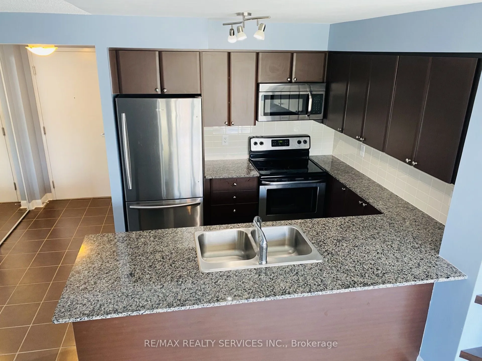 525 Wilson Avenue, #824