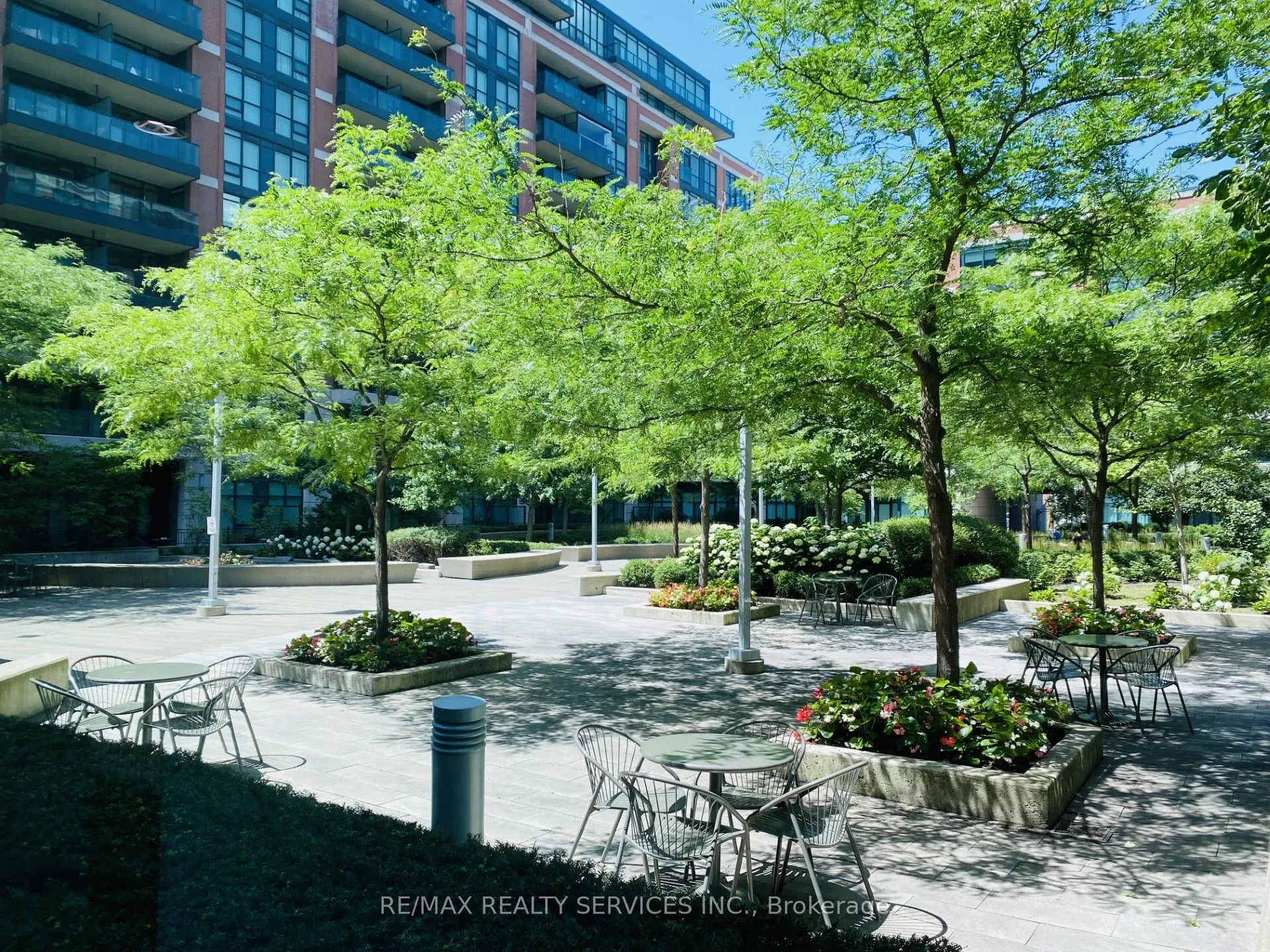 525 Wilson Avenue, #824