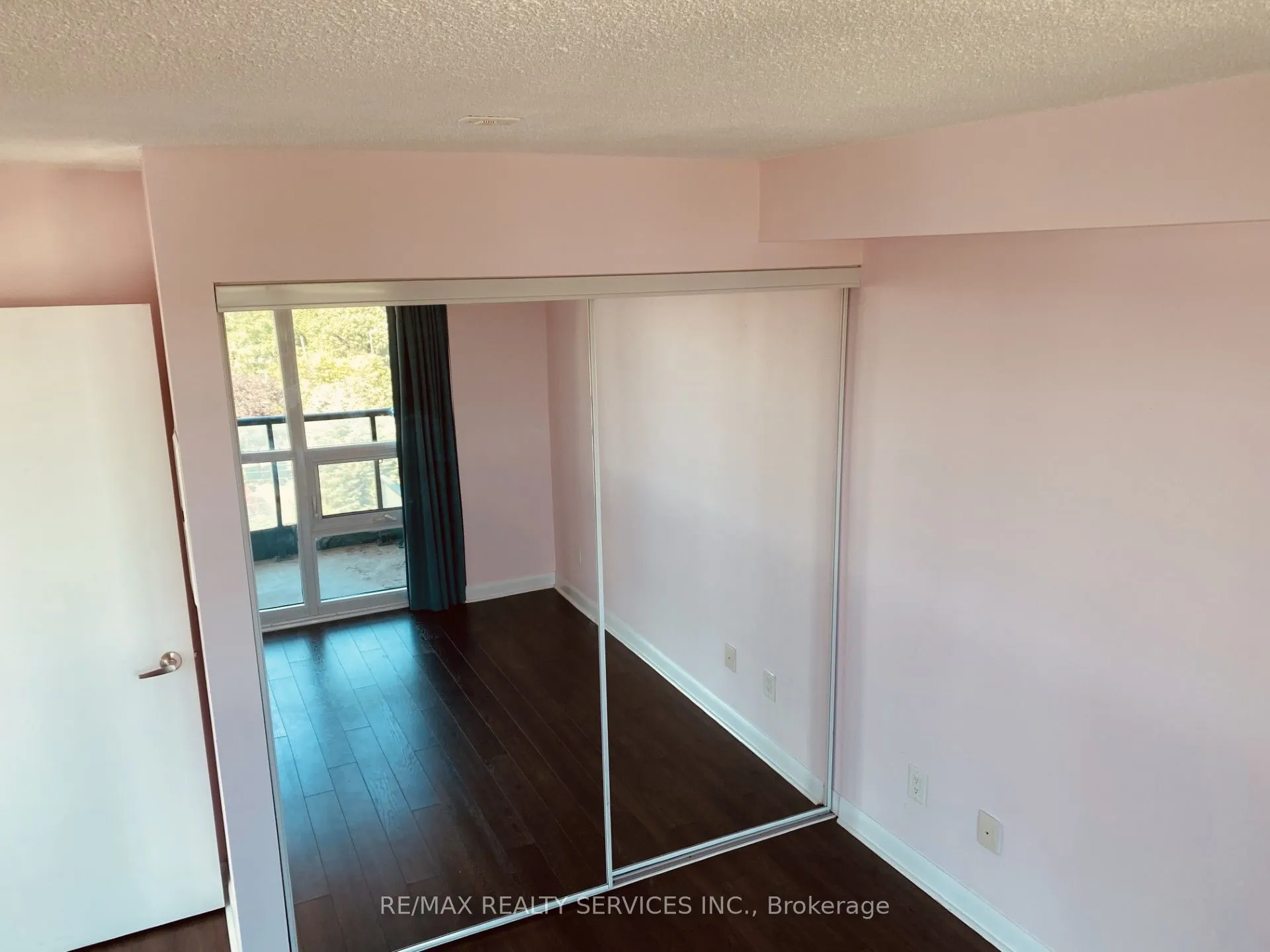 525 Wilson Avenue, #824