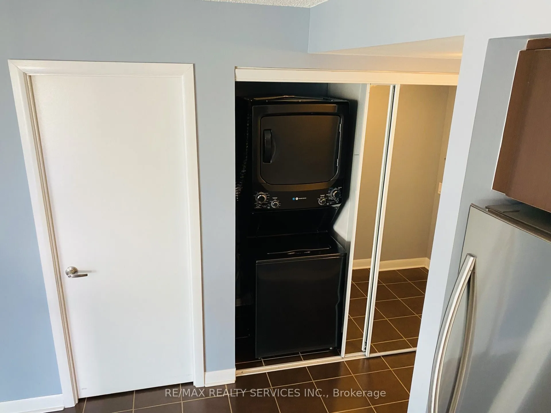 525 Wilson Avenue, #824