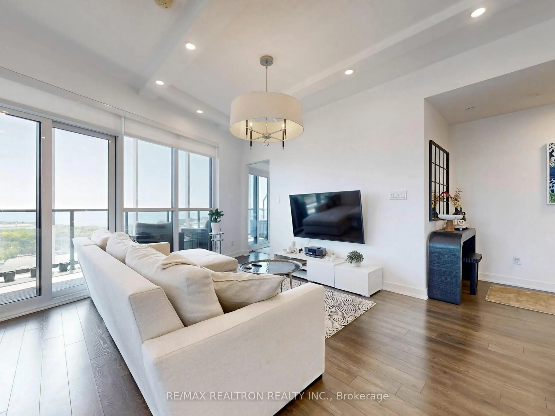 30 Ordnance Street, #1811