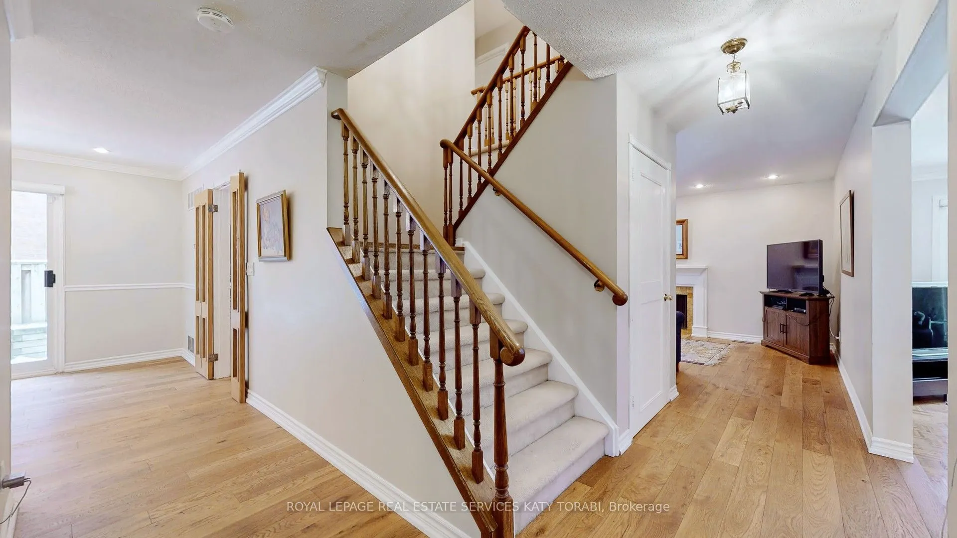 52 Leacock Crescent