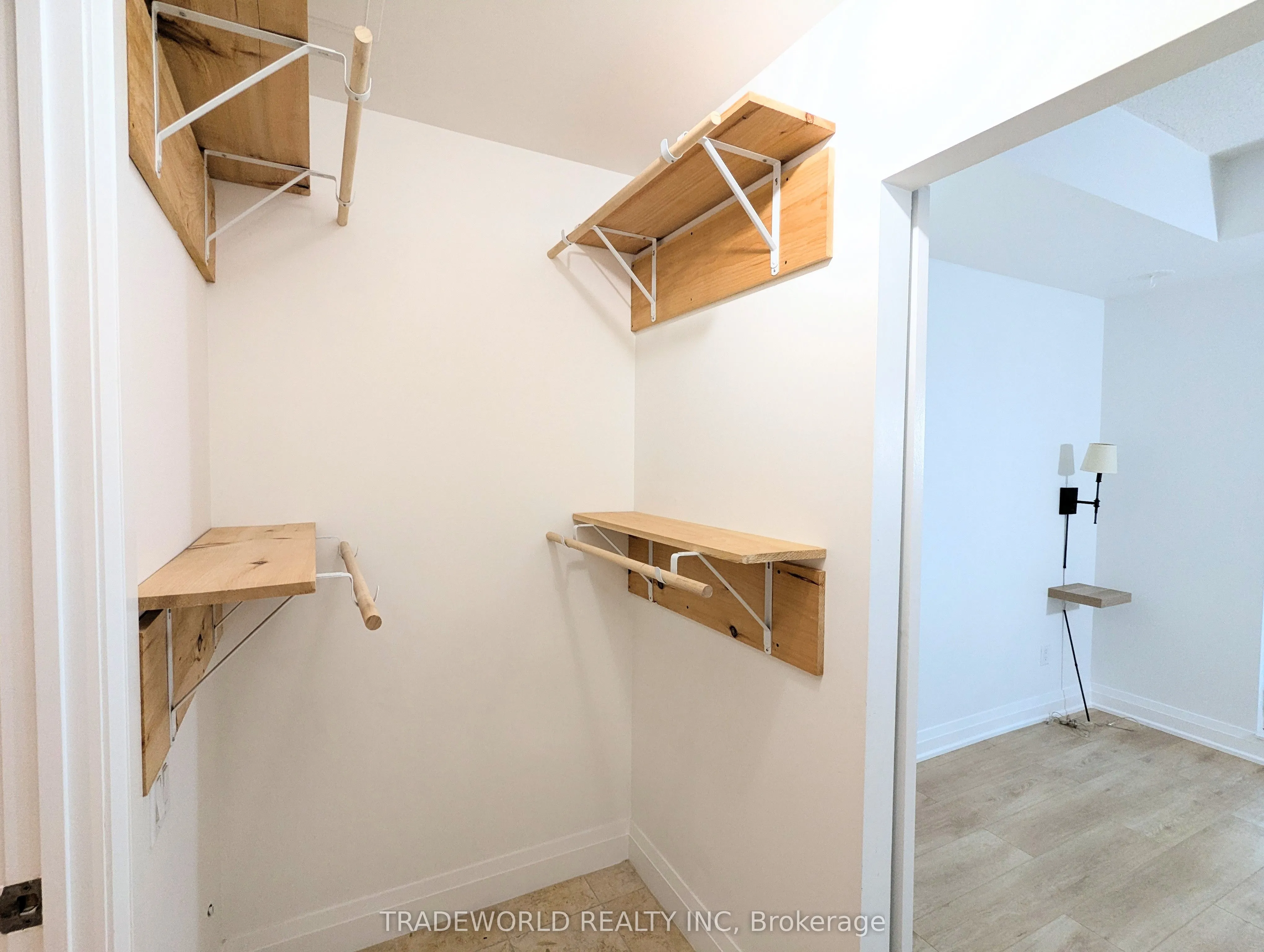 25 Scrivener Square, #301