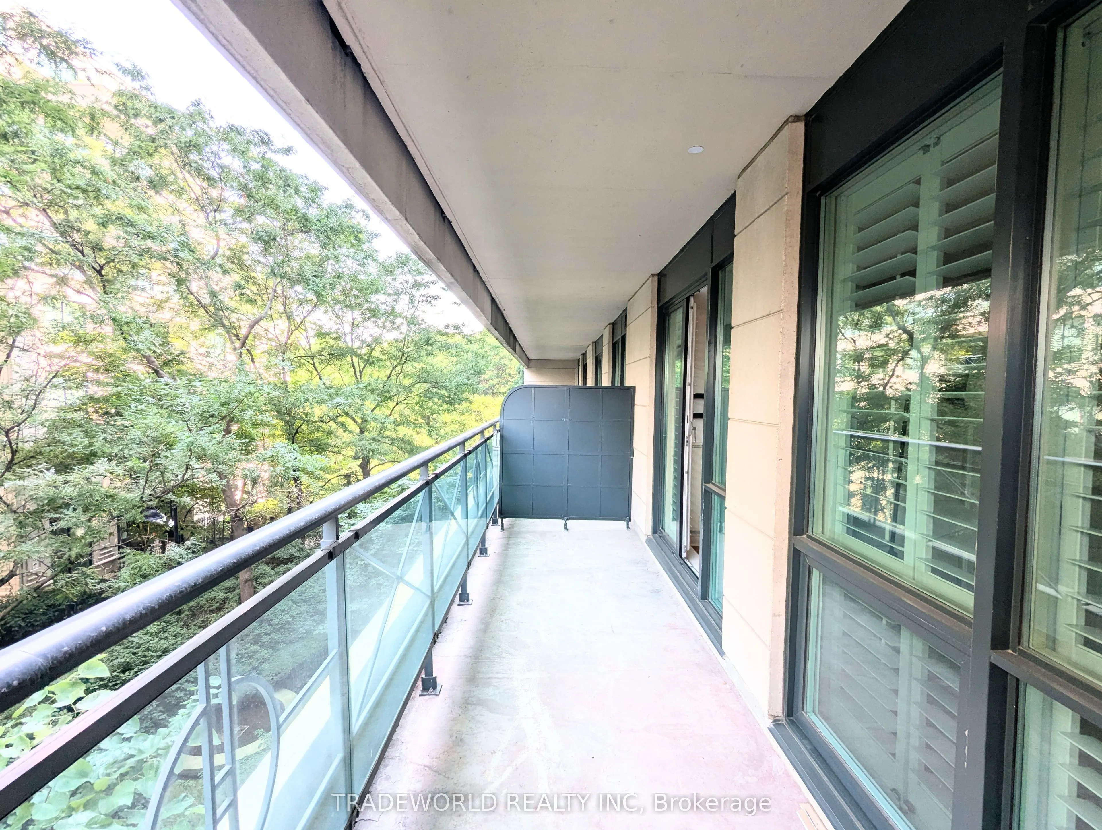 25 Scrivener Square, #301