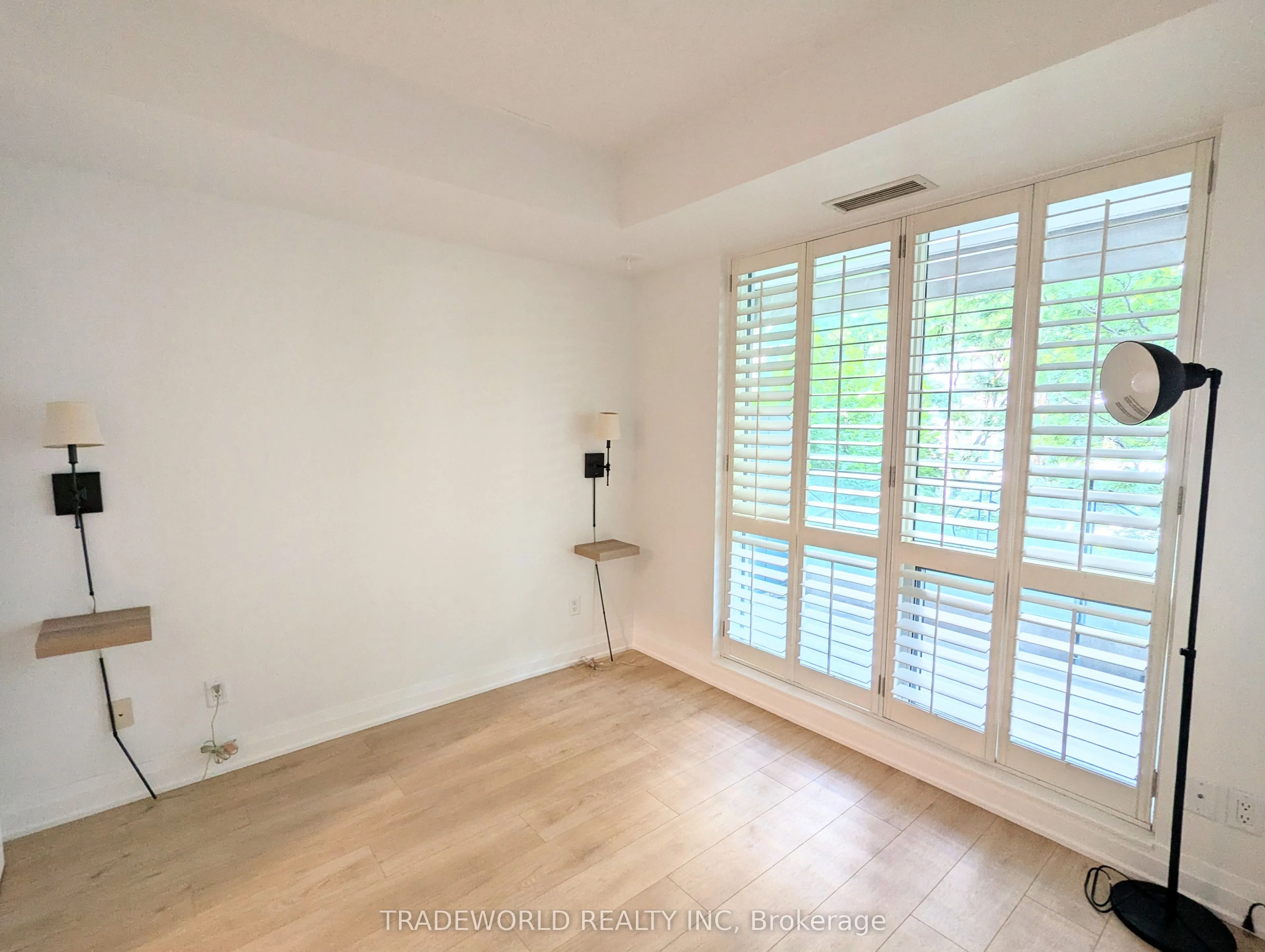 25 Scrivener Square, #301