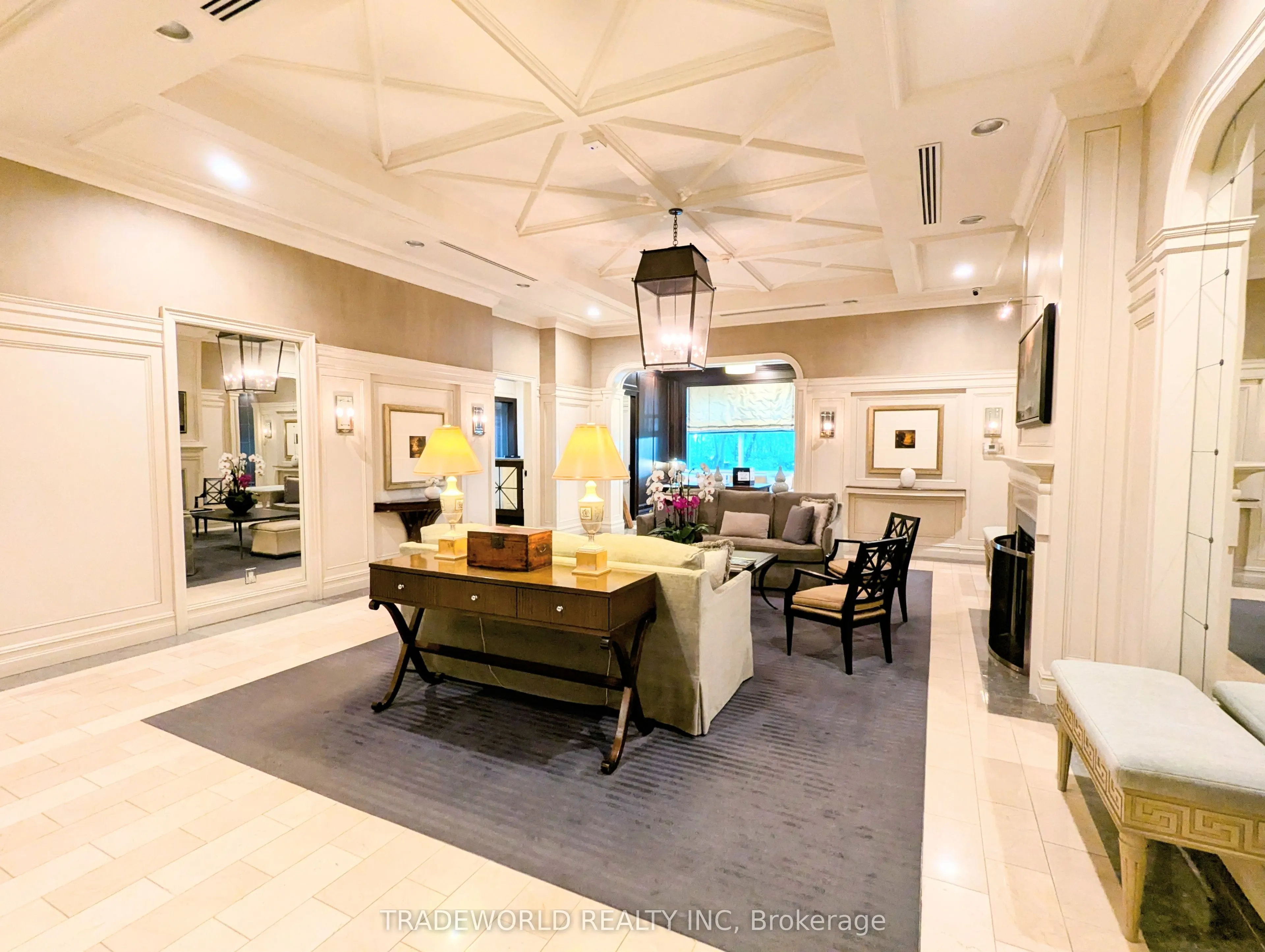 25 Scrivener Square, #301