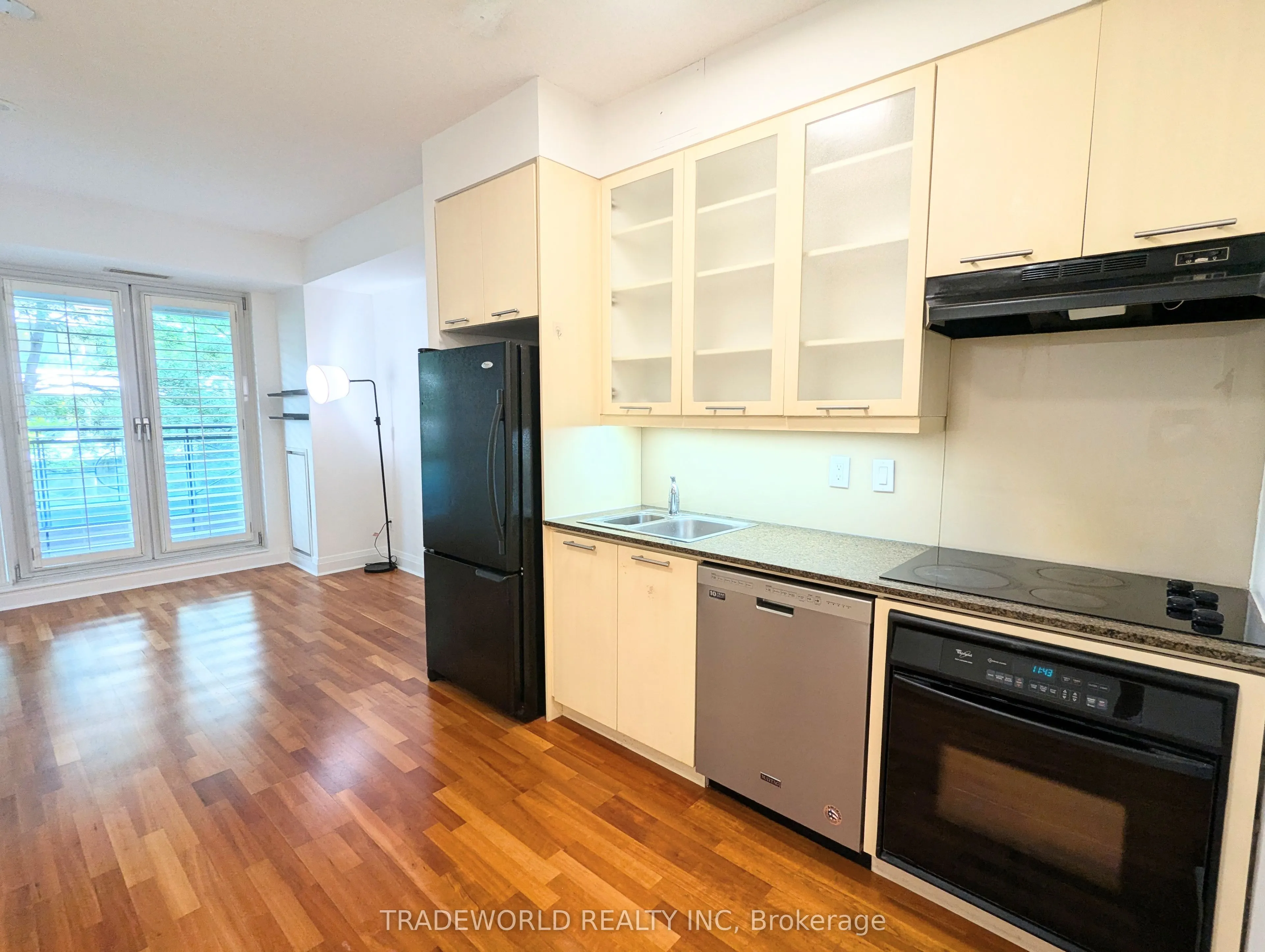 25 Scrivener Square, #301