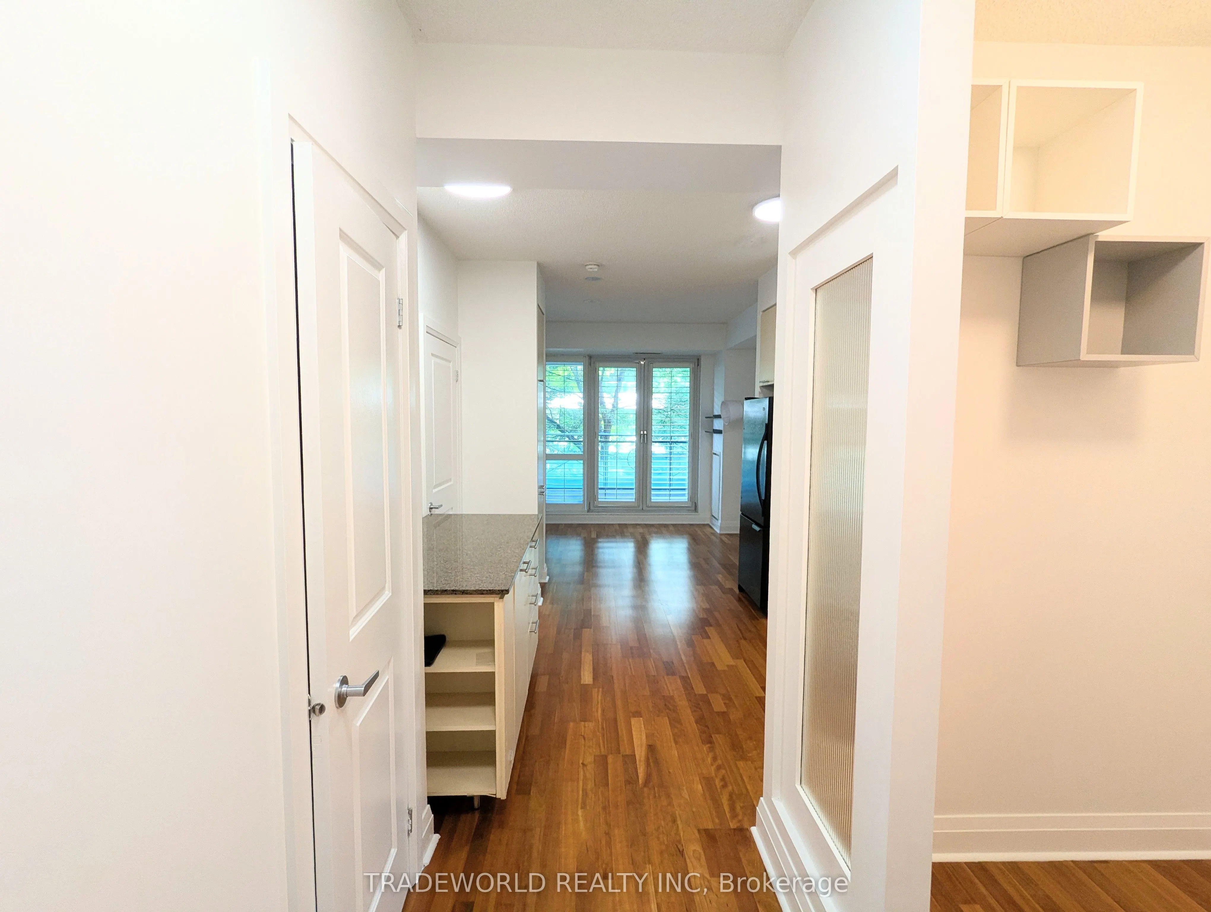 25 Scrivener Square, #301