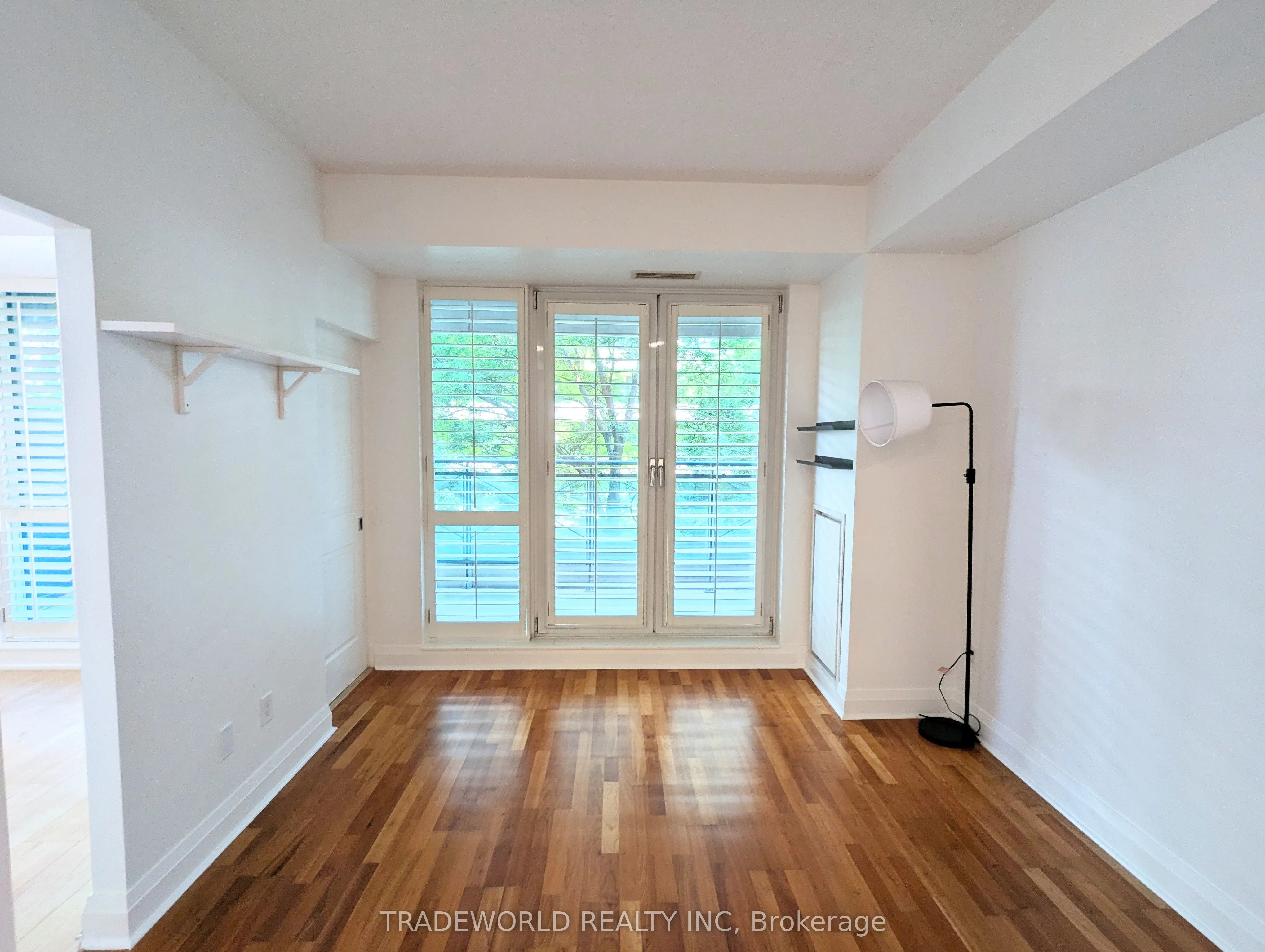25 Scrivener Square, #301