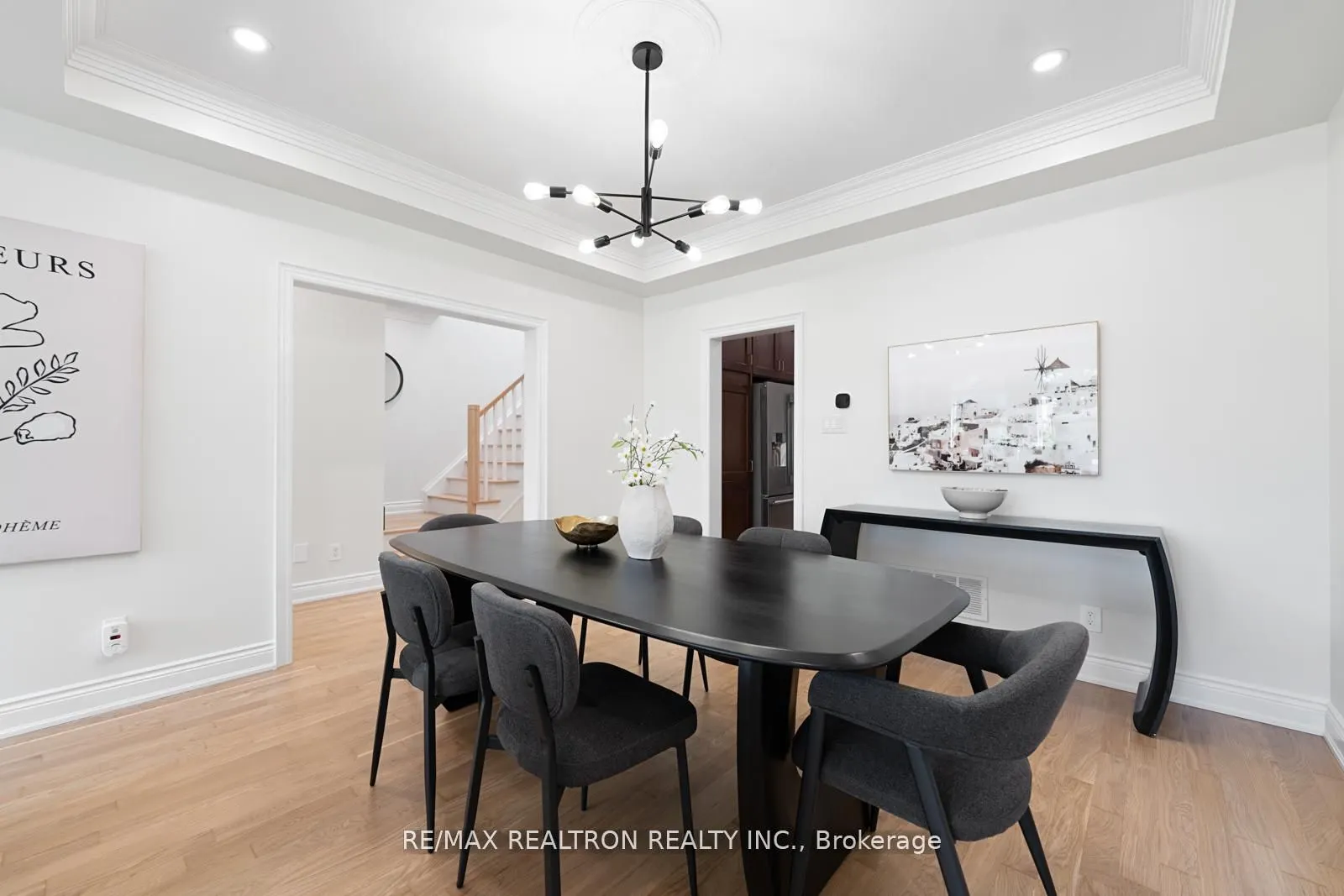 24 Model Avenue