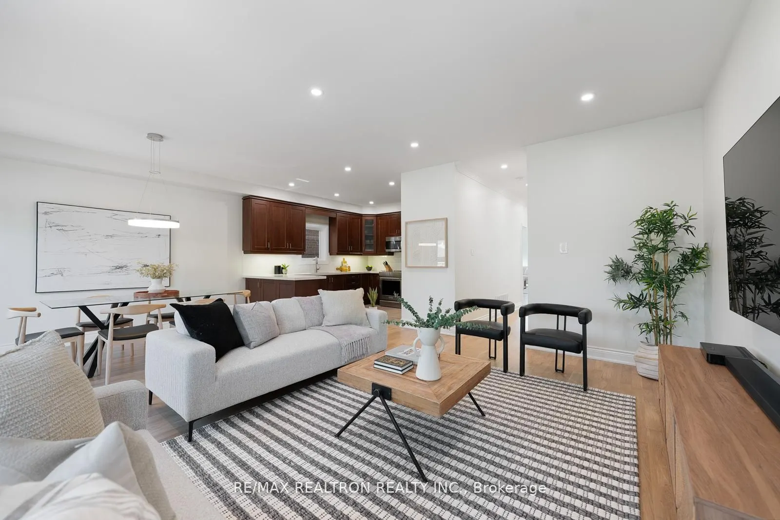 24 Model Avenue