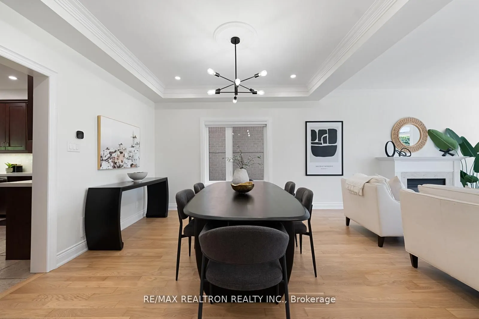 24 Model Avenue