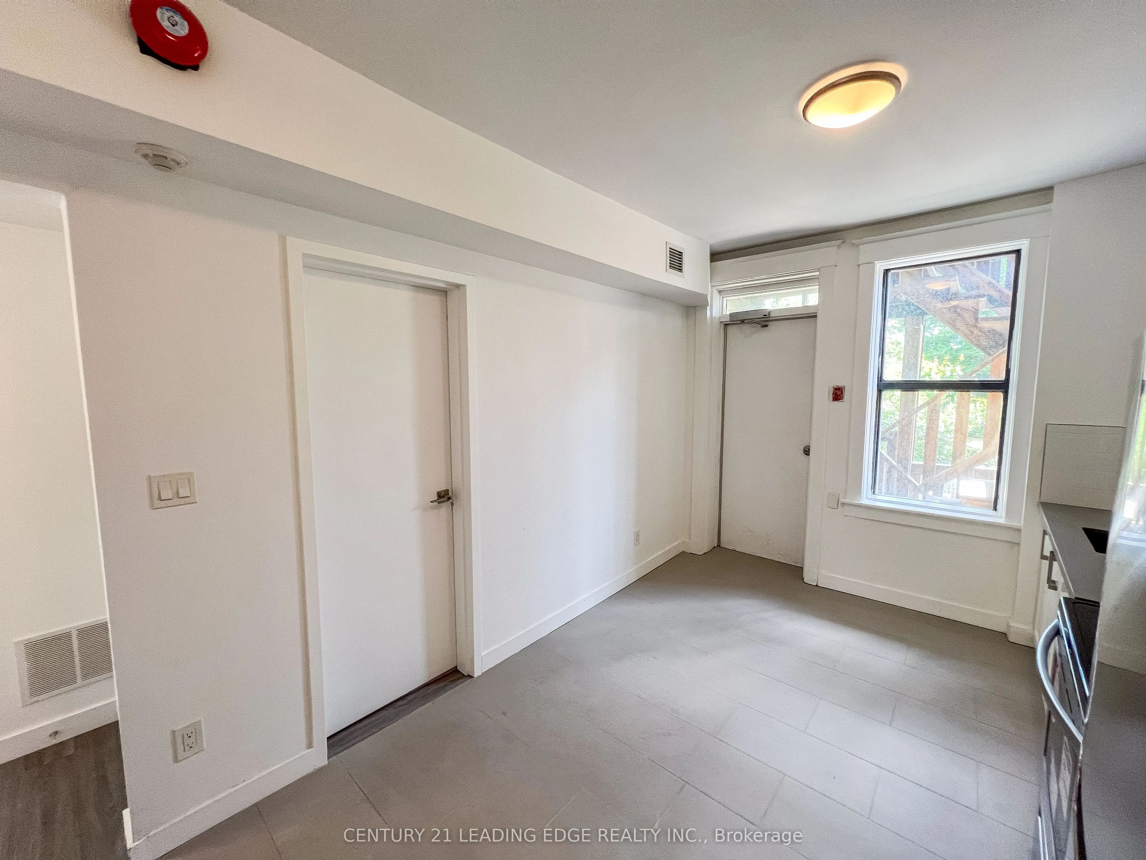 1A LEONARD Avenue, #1