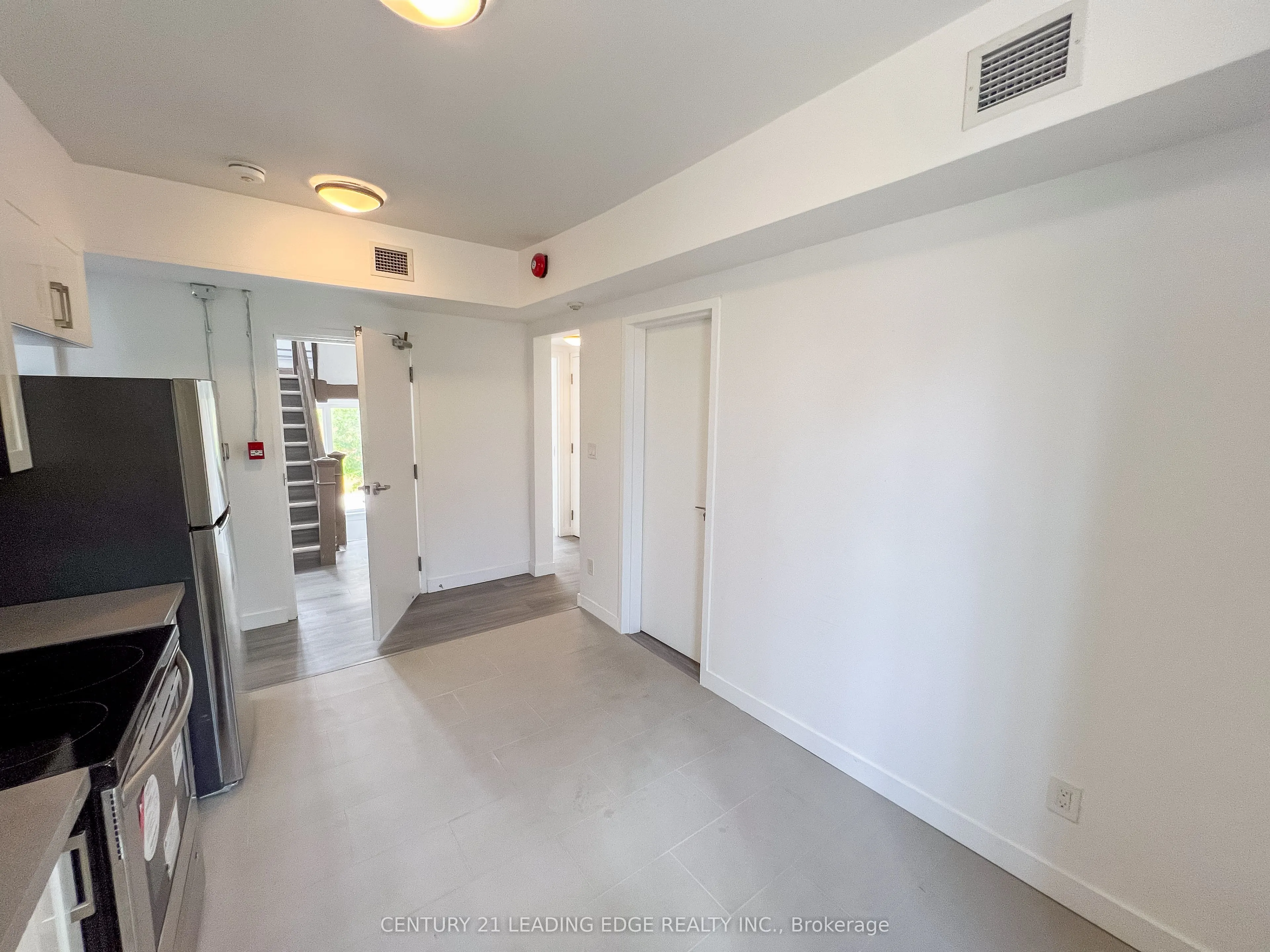 1A LEONARD Avenue, #1