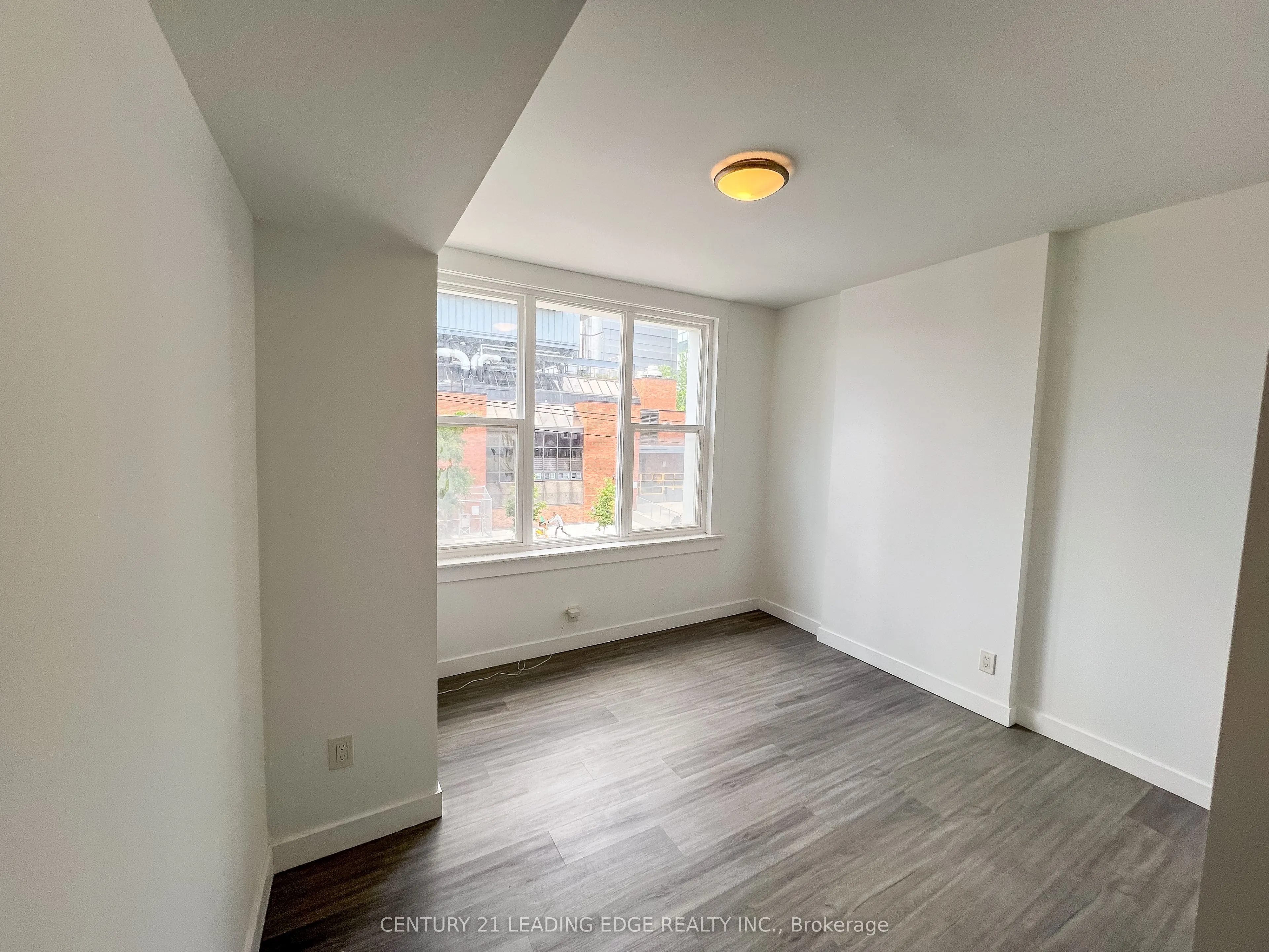 1A LEONARD Avenue, #1