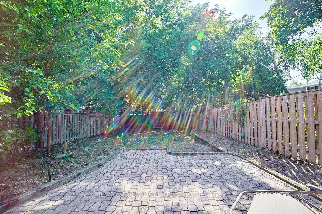 123 Colin Avenue