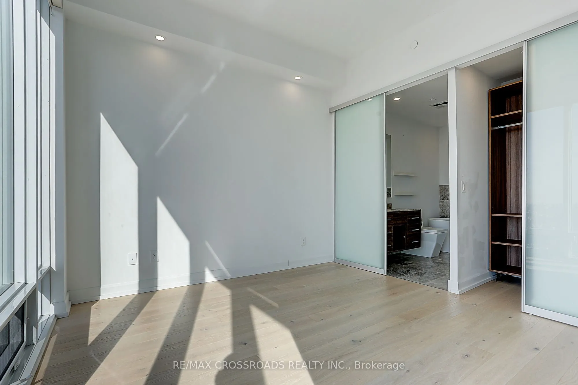 488 University Avenue, #4310