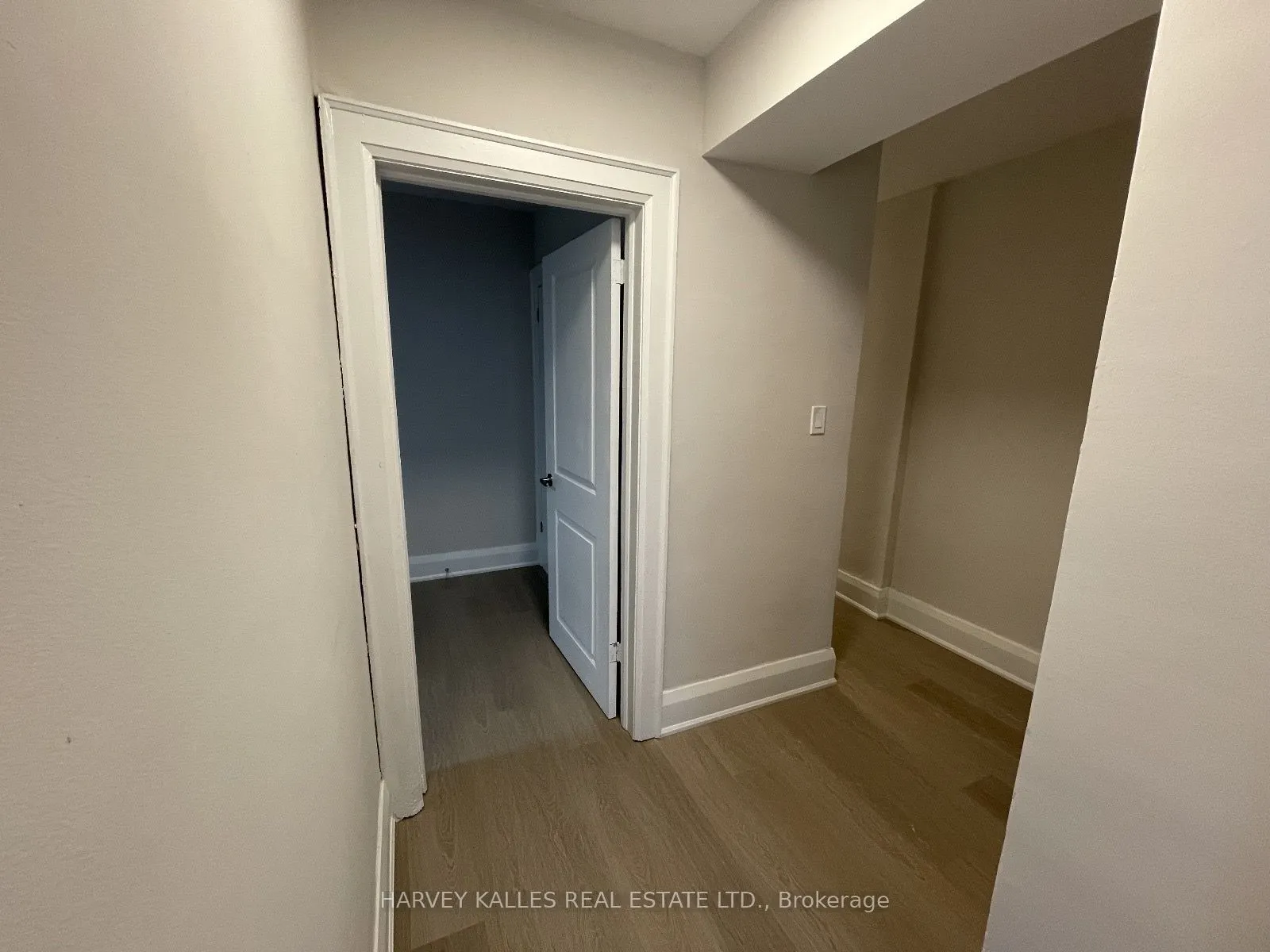 320 Lonsdale Road, #2