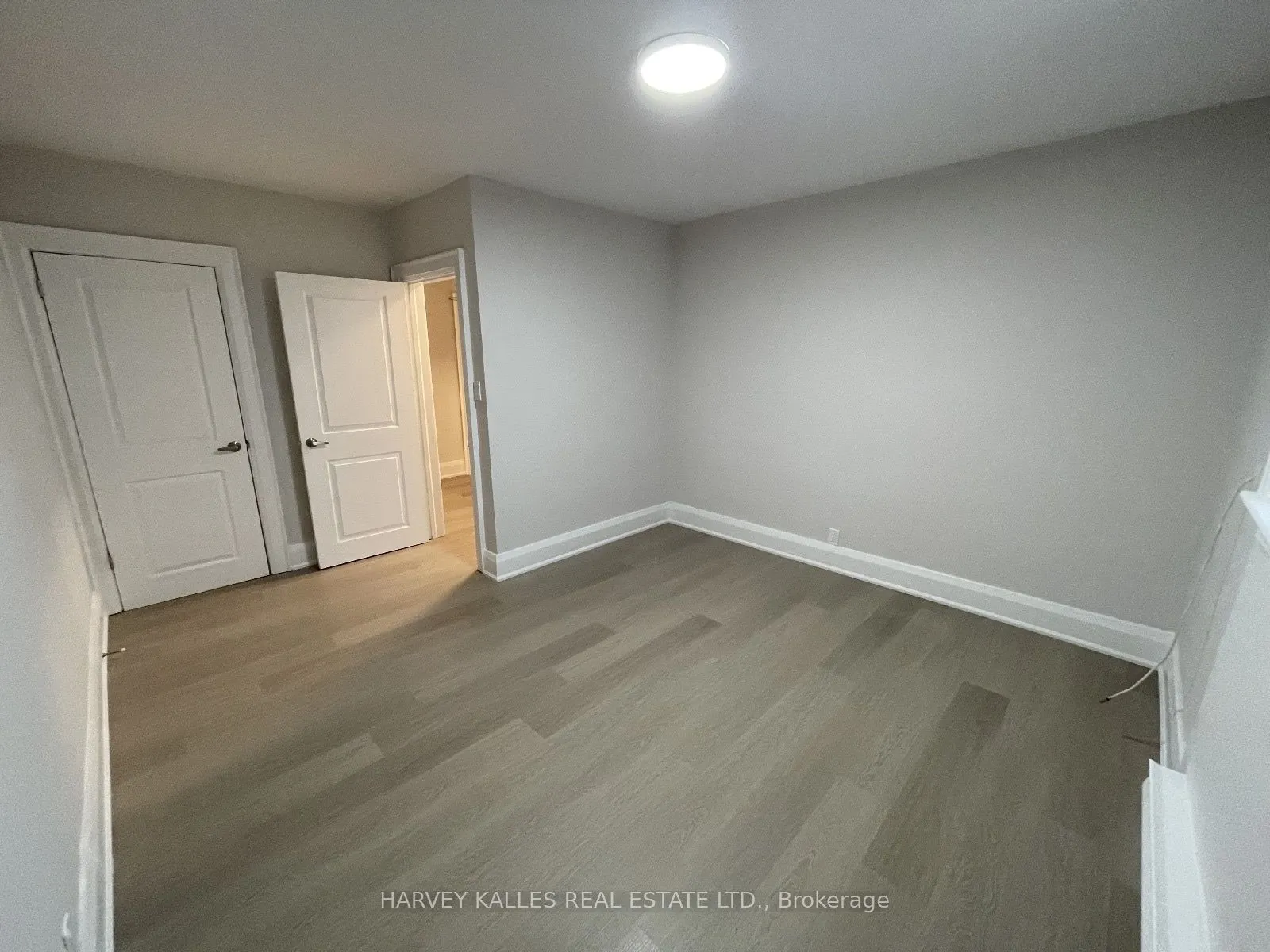 320 Lonsdale Road, #2