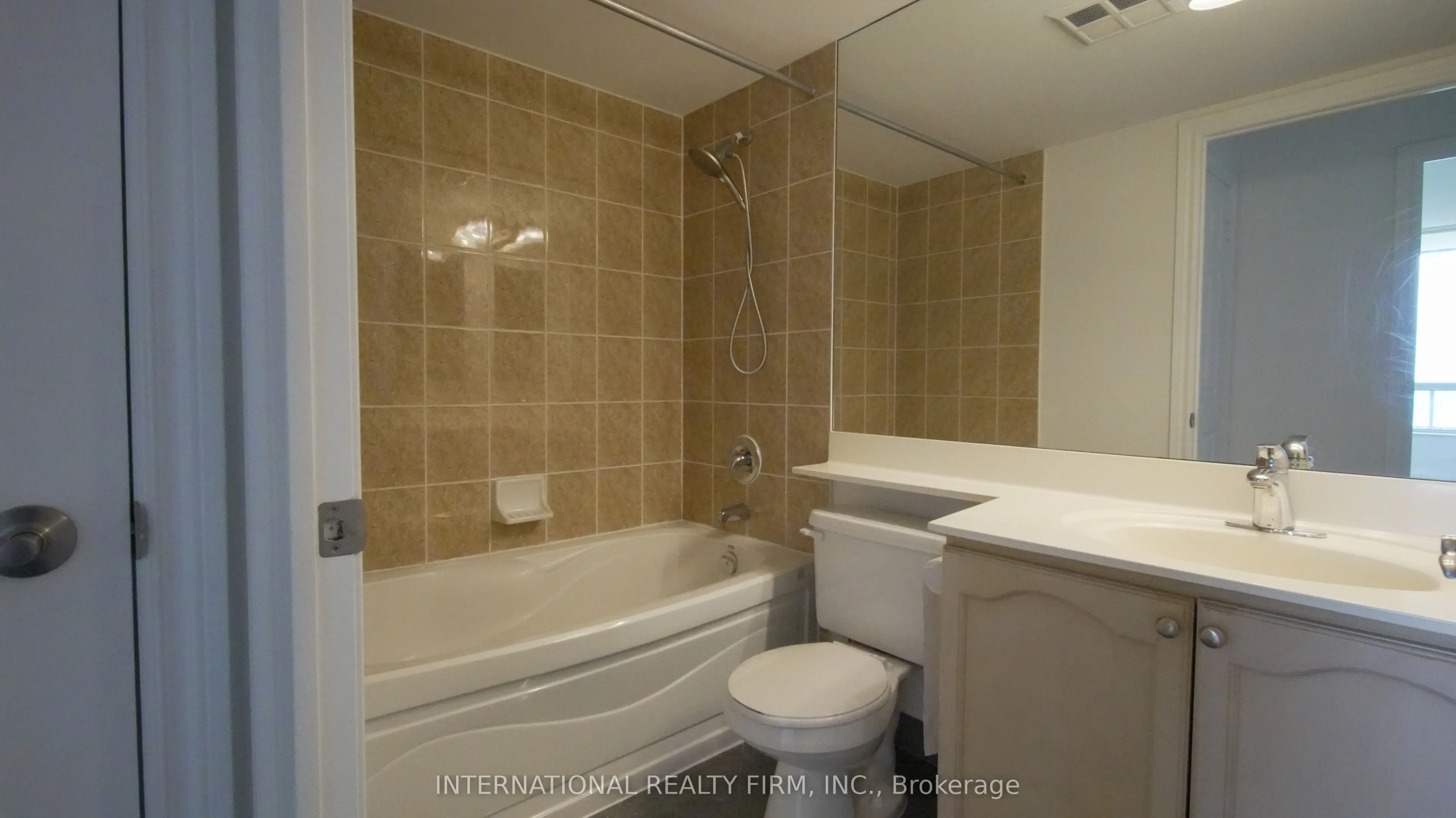80 Harrison Garden Boulevard, #924