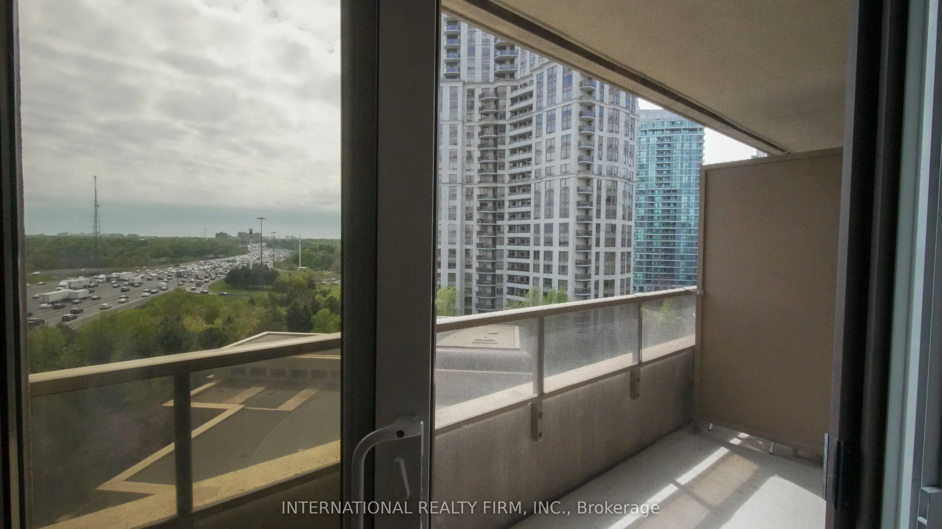 80 Harrison Garden Boulevard, #924