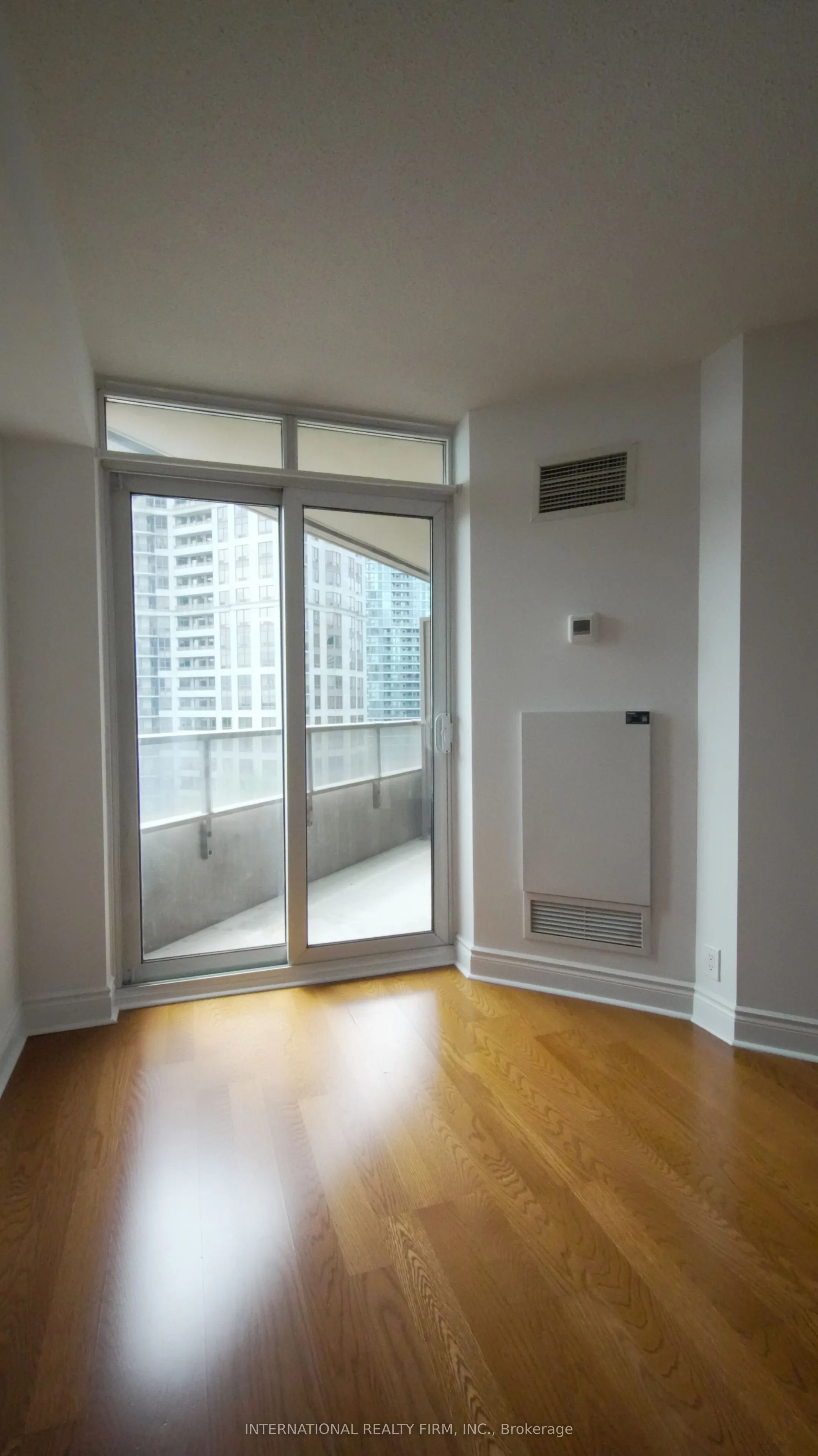 80 Harrison Garden Boulevard, #924