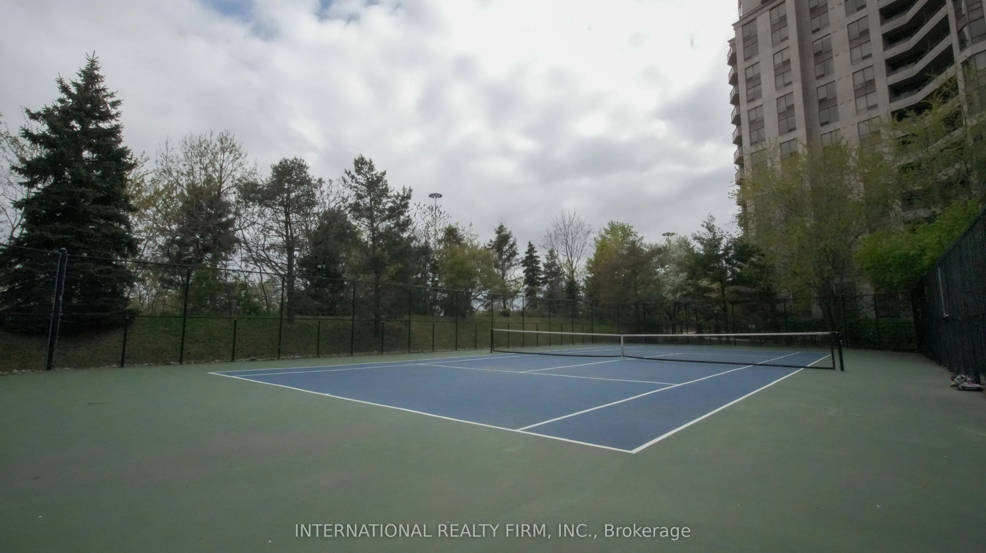80 Harrison Garden Boulevard, #924