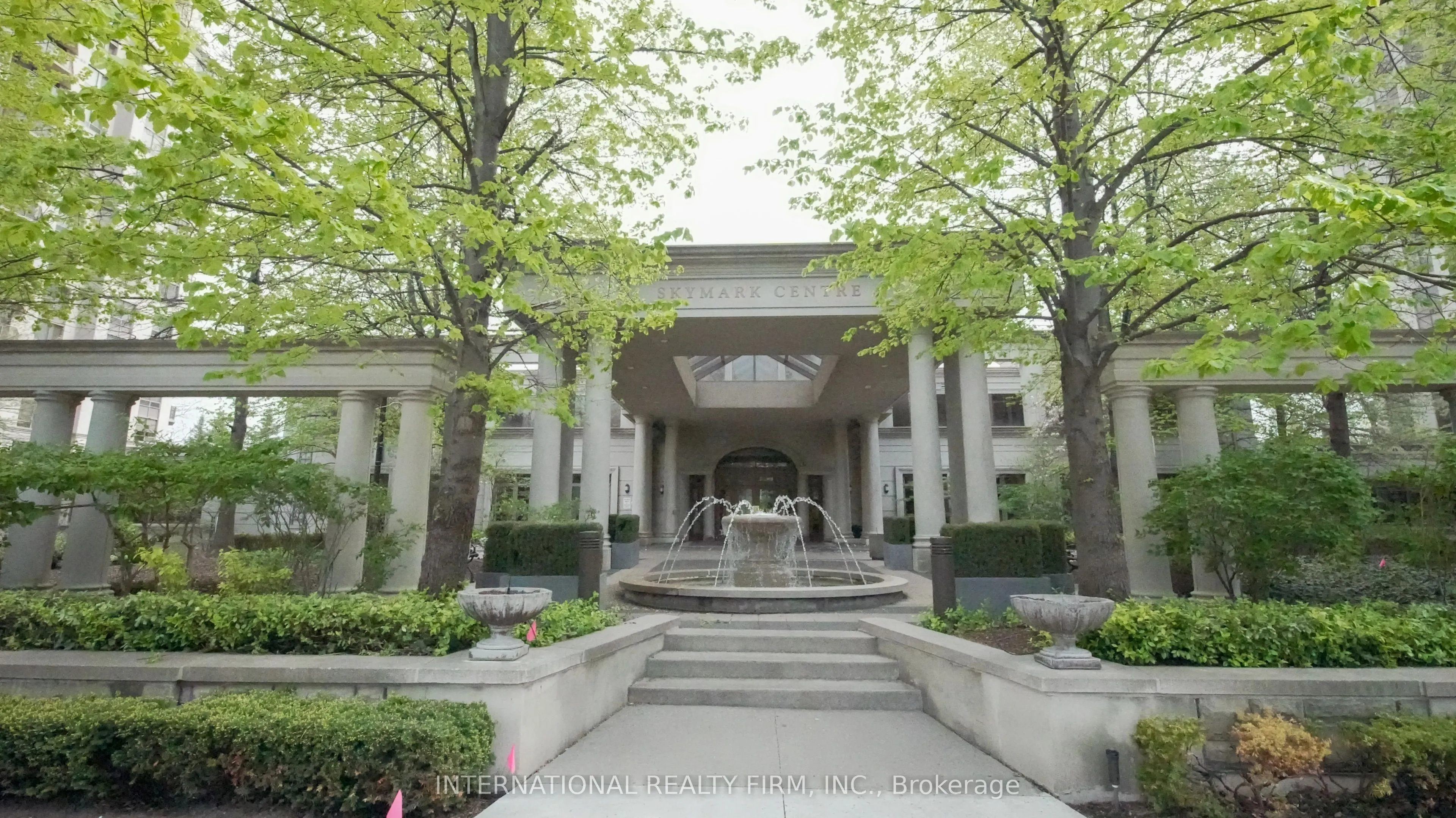 80 Harrison Garden Boulevard, #924