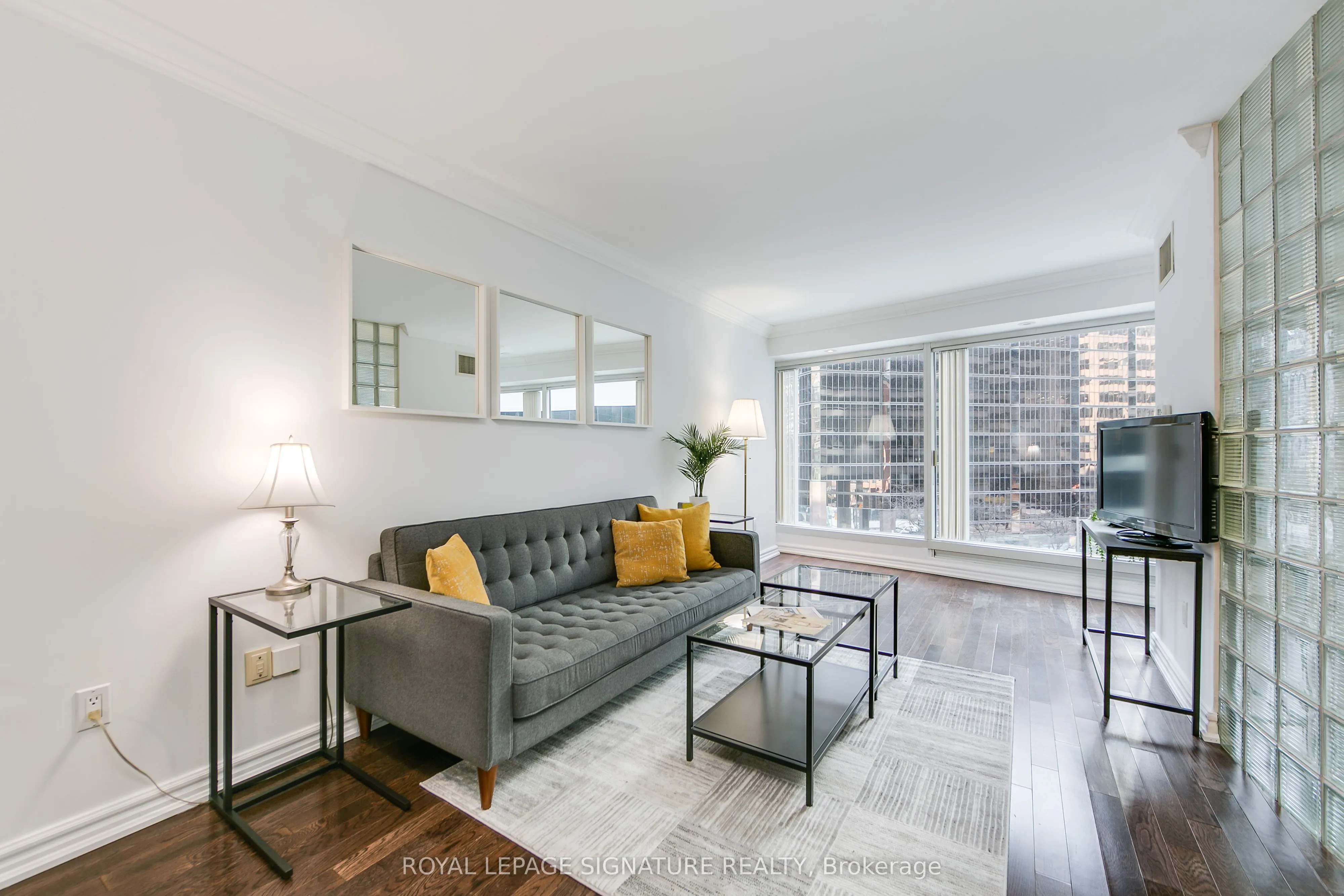 33 University Avenue, #605