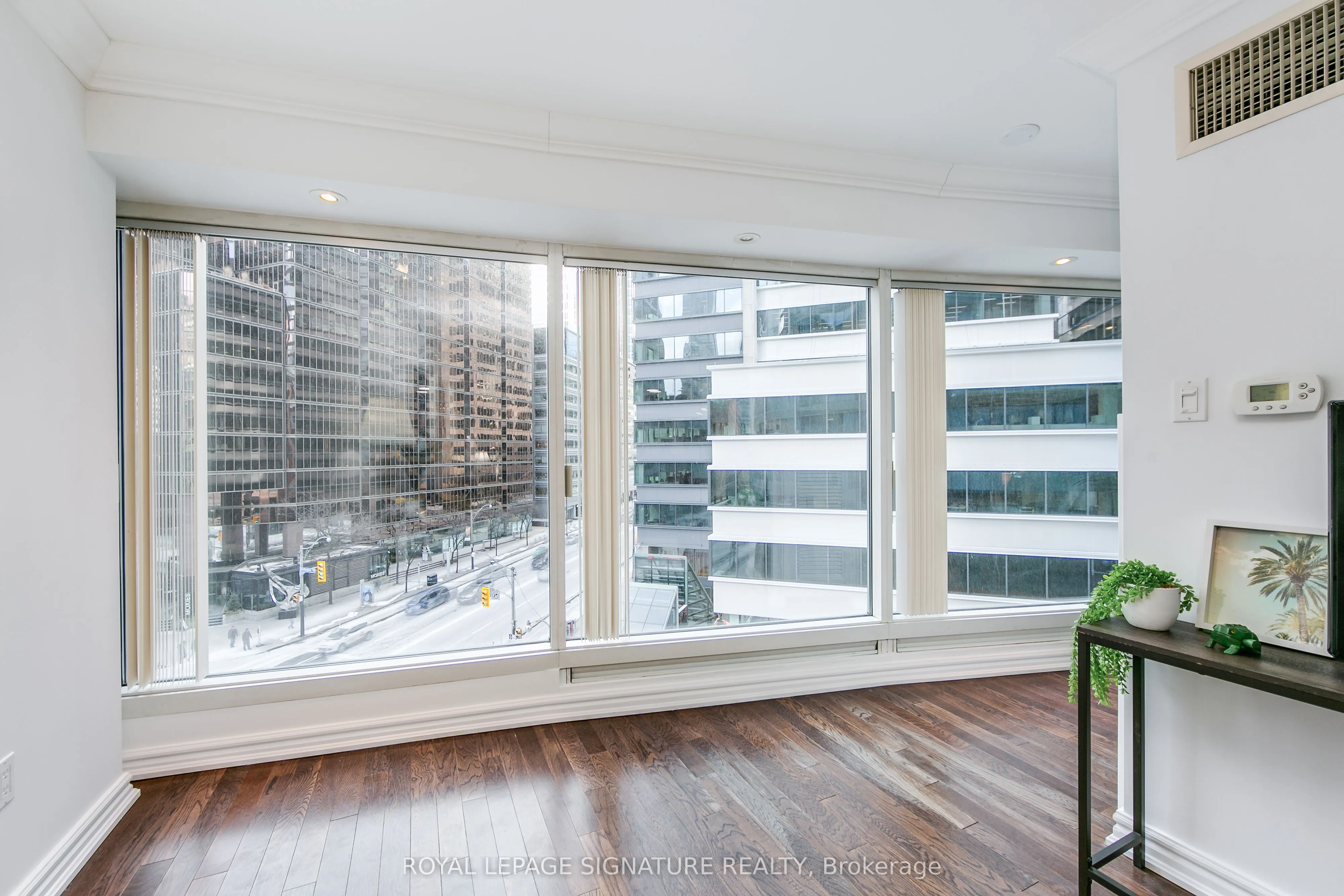 33 University Avenue, #605