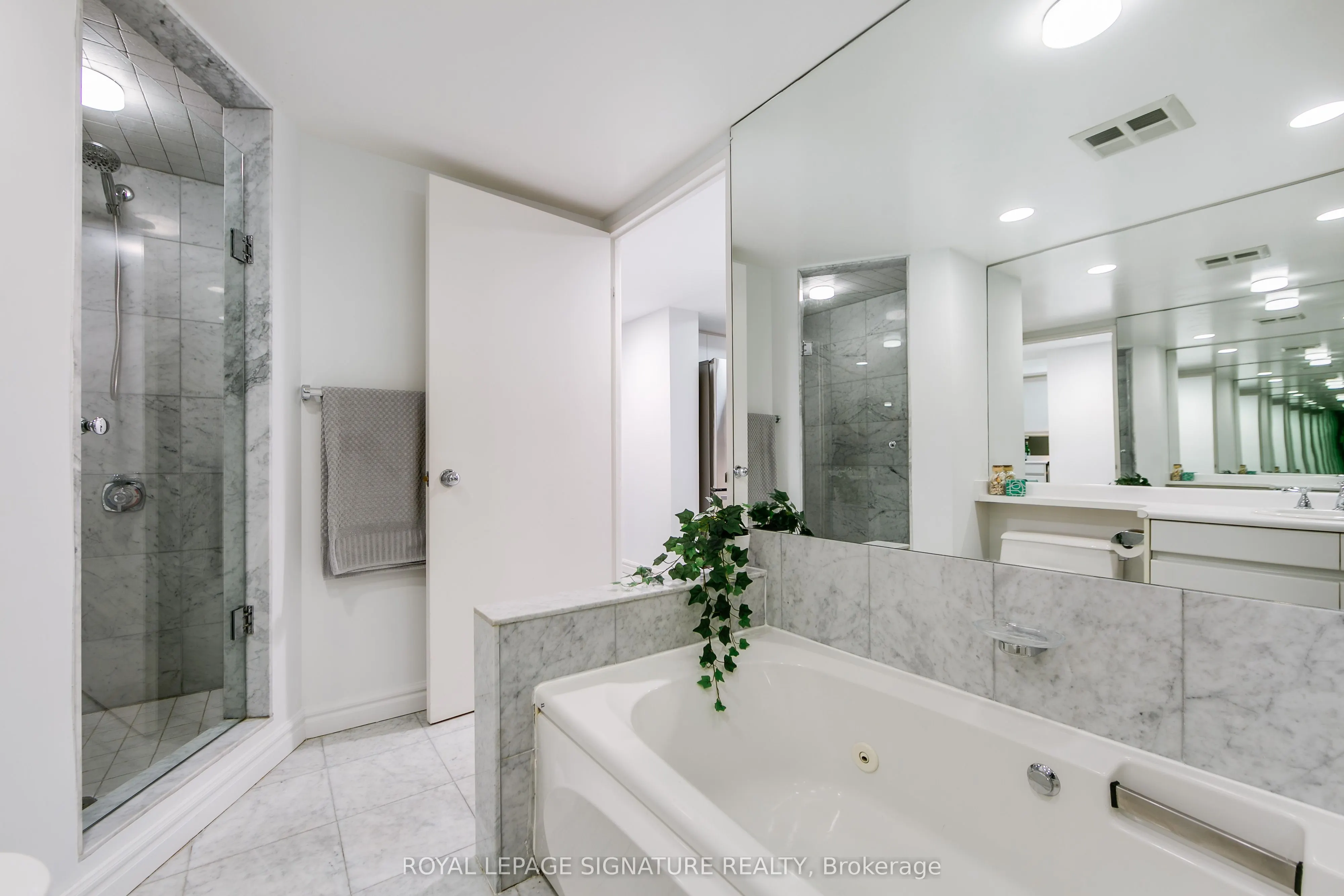 33 University Avenue, #605