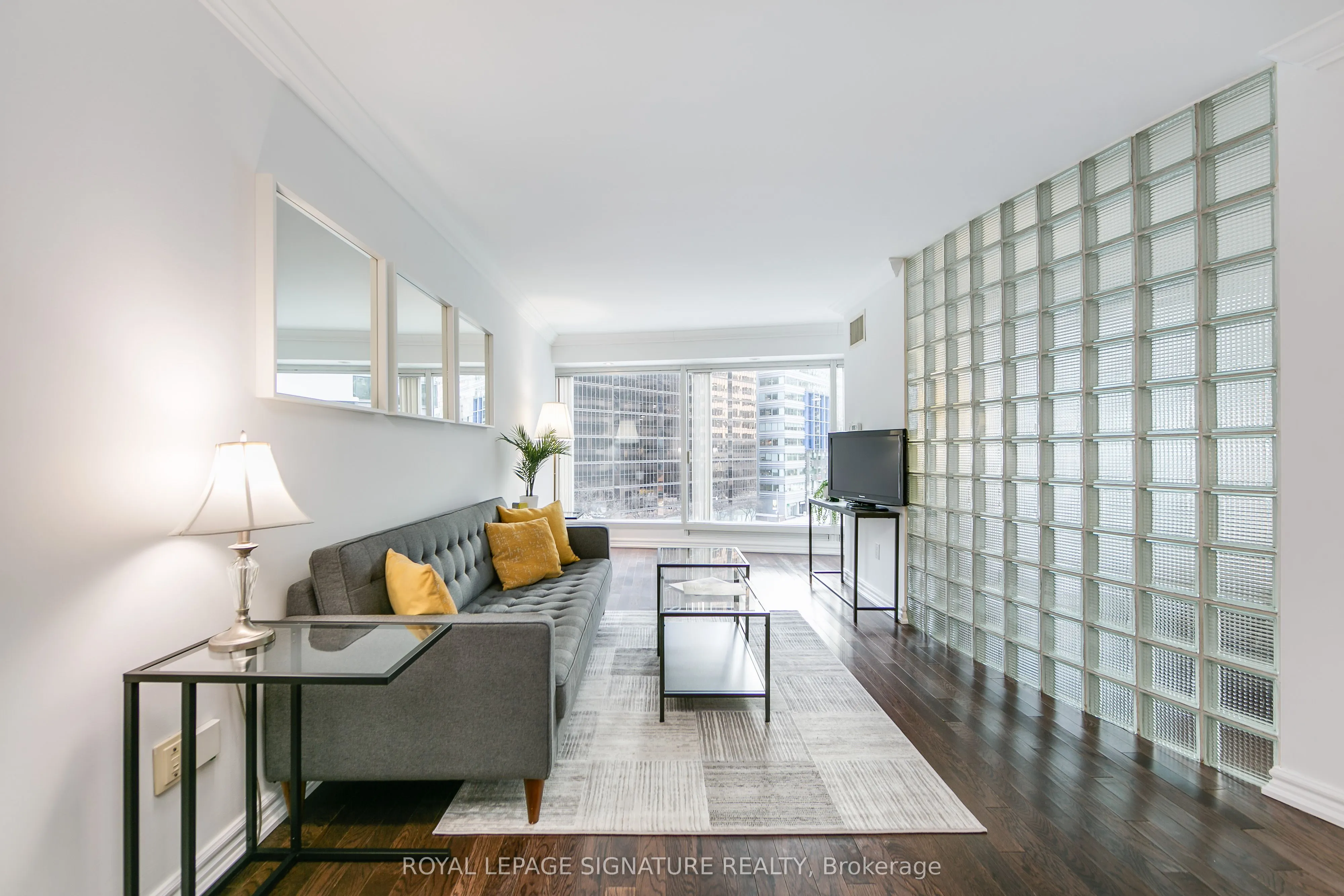 33 University Avenue, #605