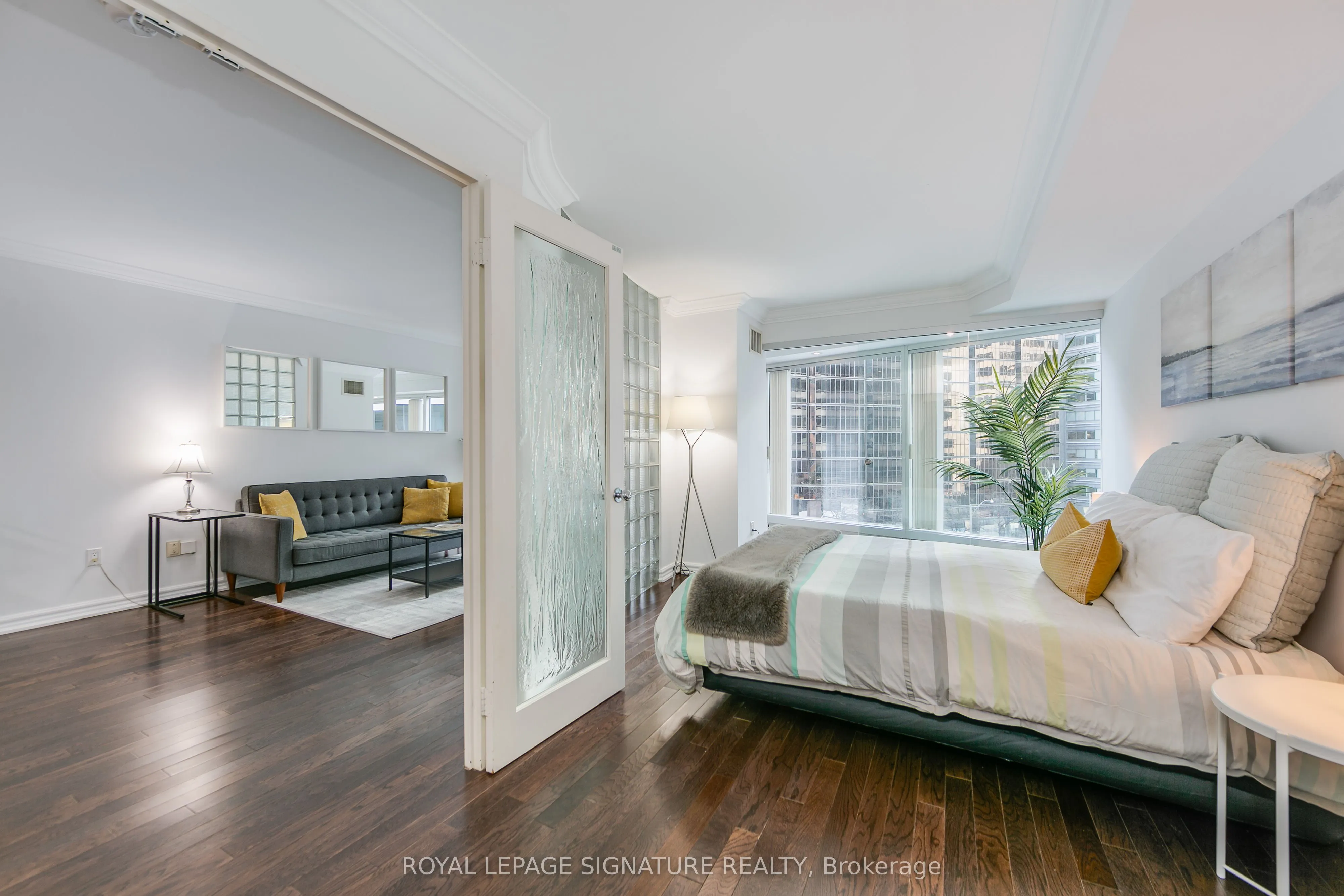 33 University Avenue, #605