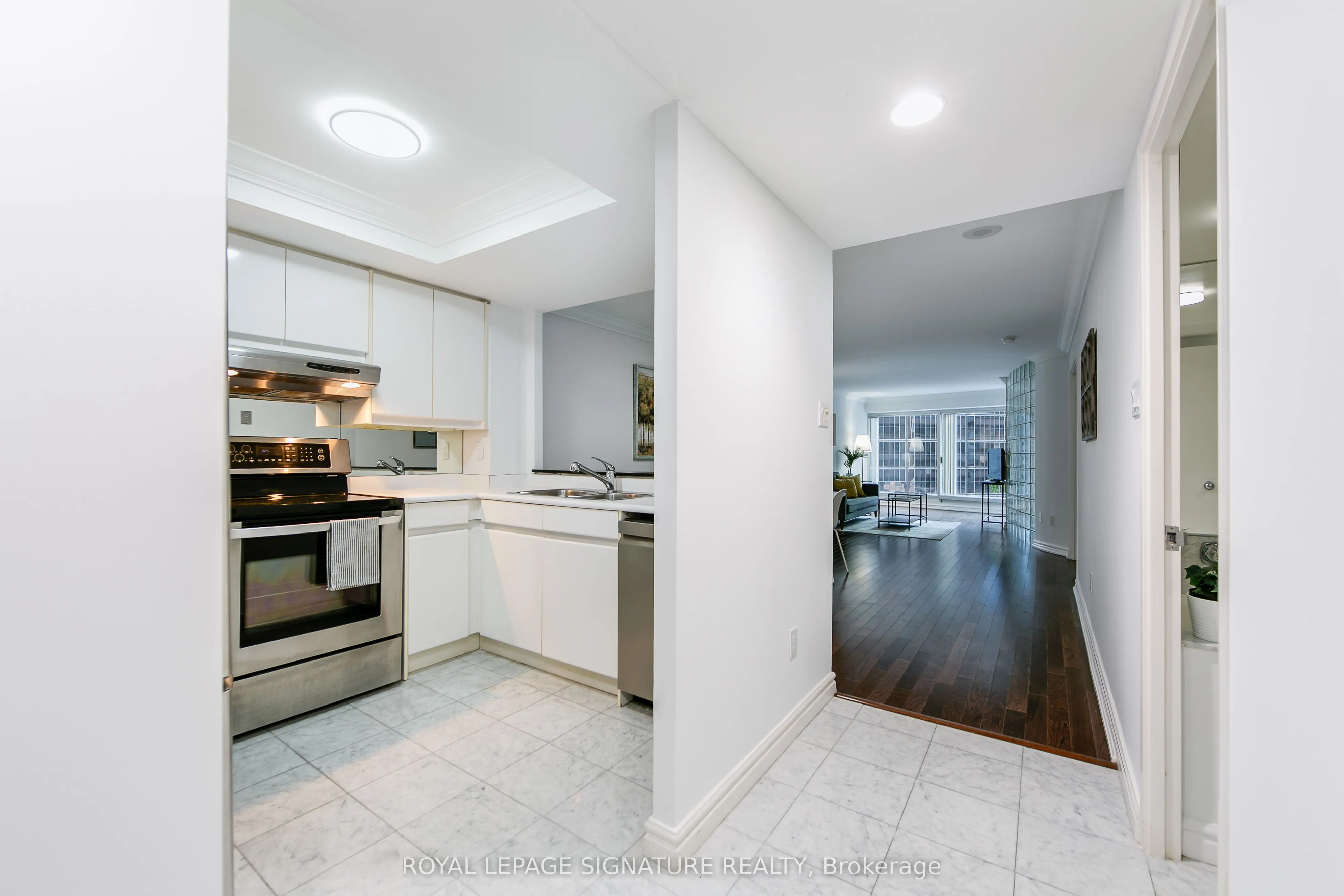 33 University Avenue, #605