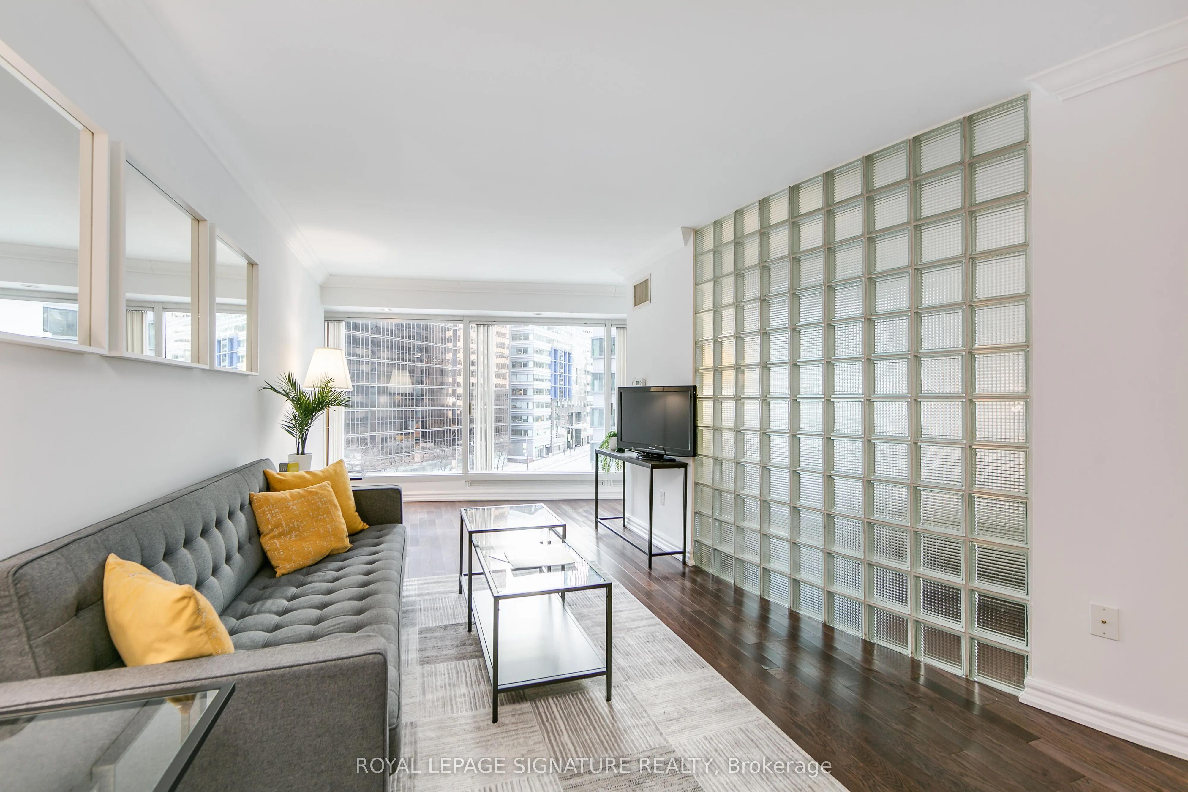 33 University Avenue, #605